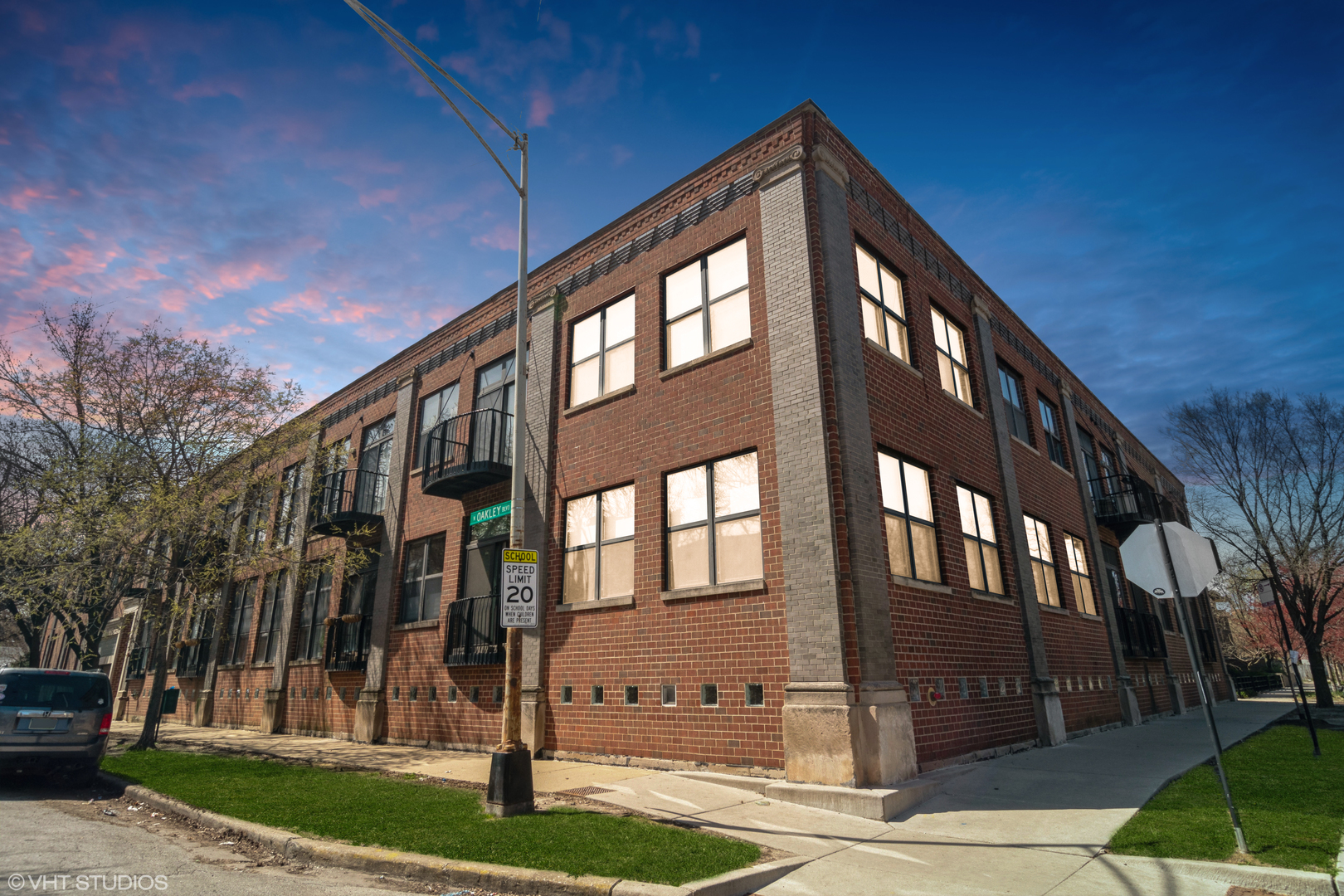 612 N Oakley Boulevard Unit: 214