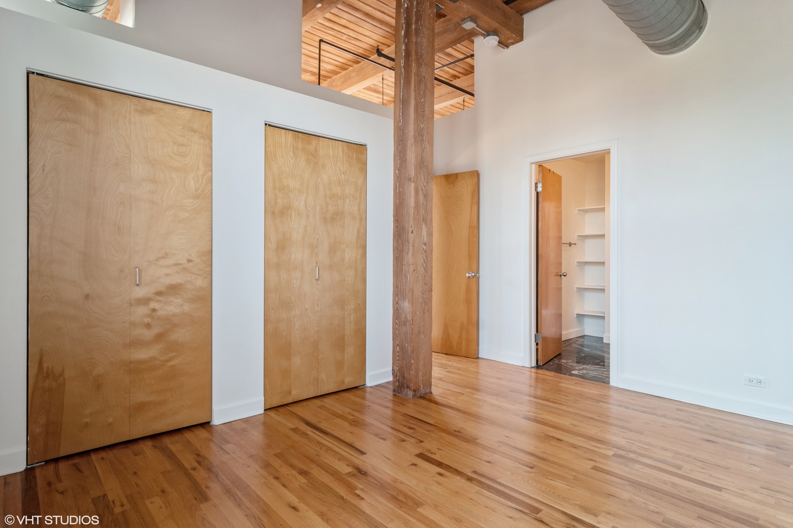 612 N Oakley Boulevard Unit: 214