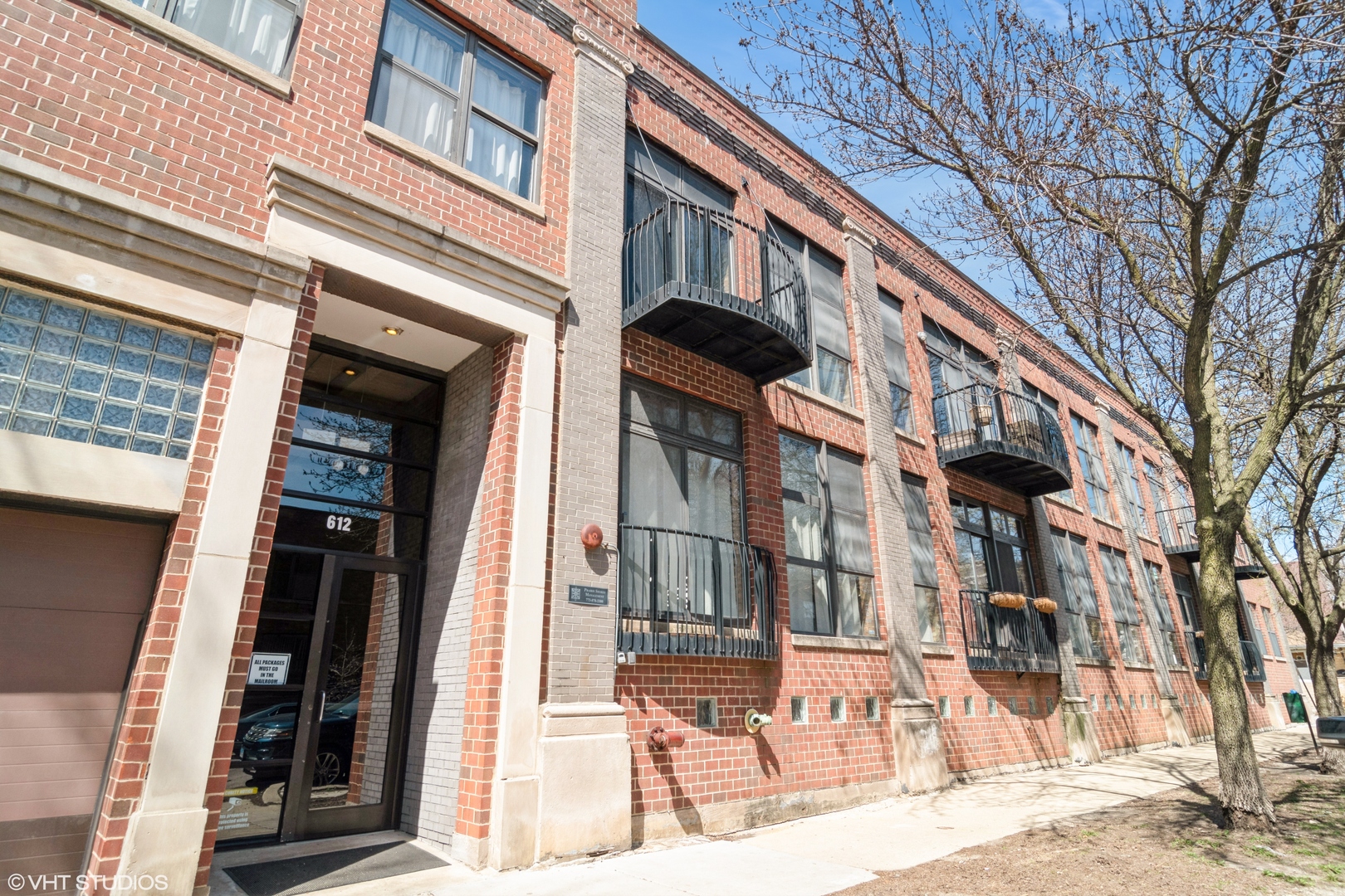 612 N Oakley Boulevard Unit: 214