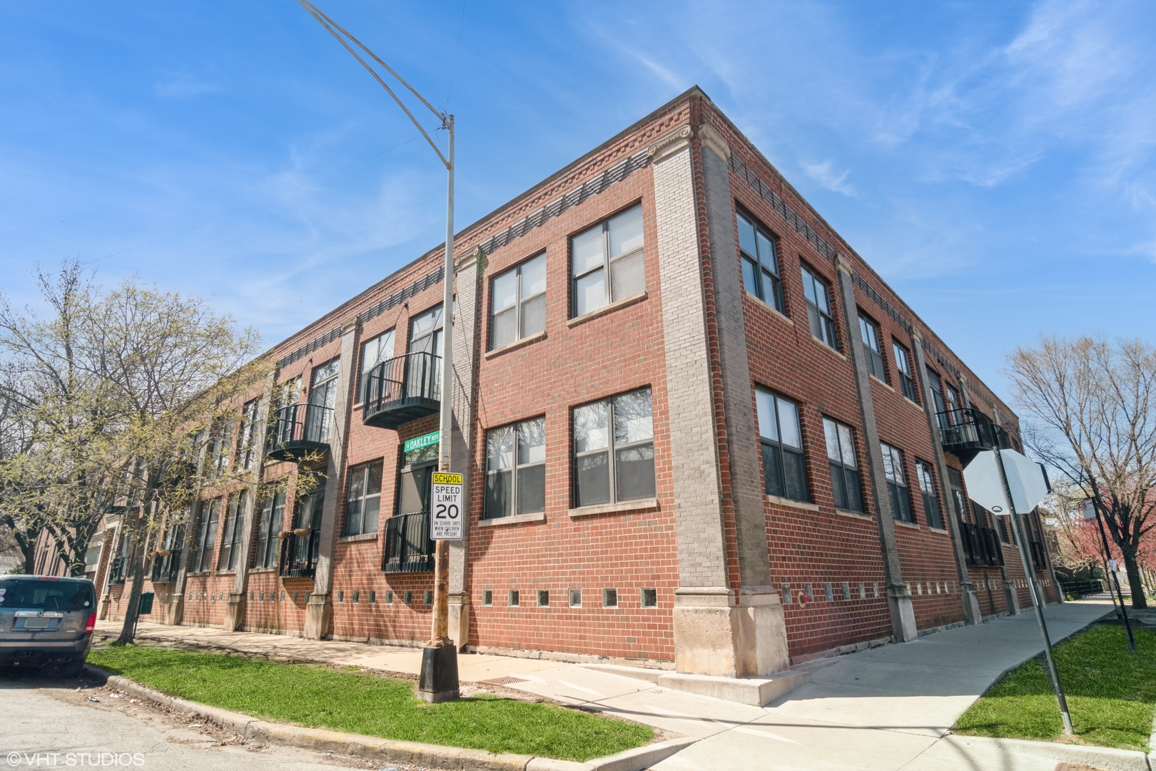 612 N Oakley Boulevard Unit: 214
