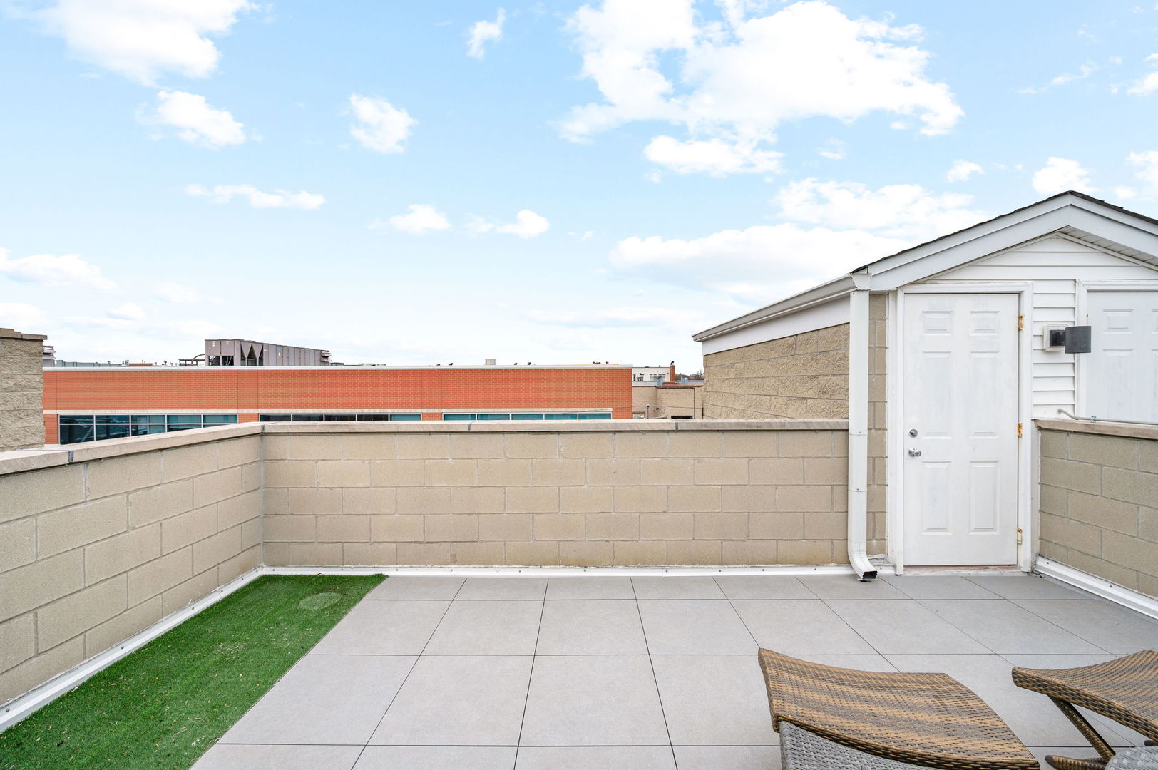 1318 W Fletcher Street Unit: 3W