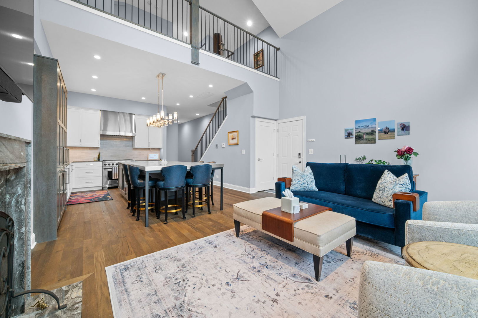 1318 W Fletcher Street Unit: 3W