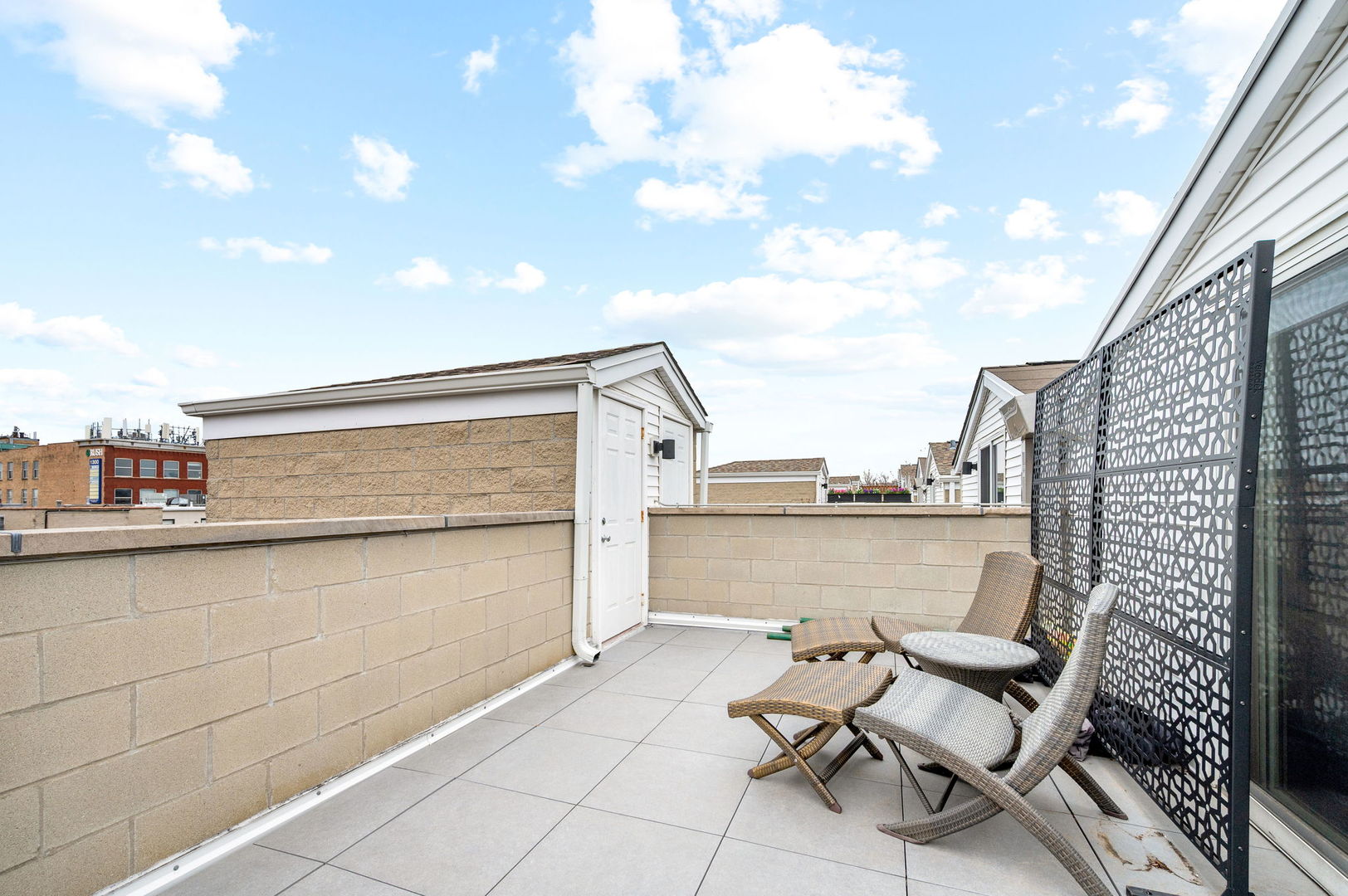 1318 W Fletcher Street Unit: 3W
