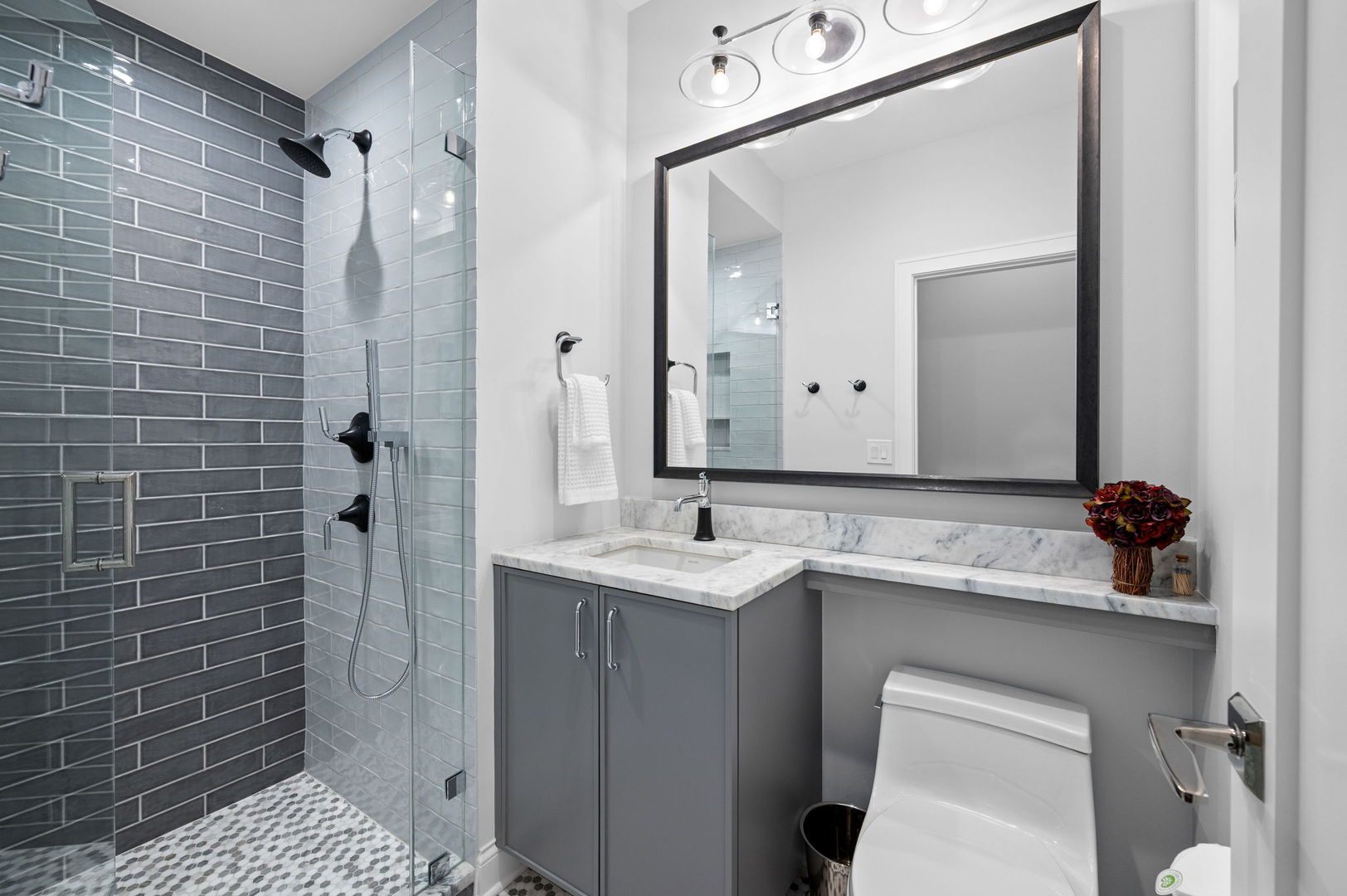 1318 W Fletcher Street Unit: 3W