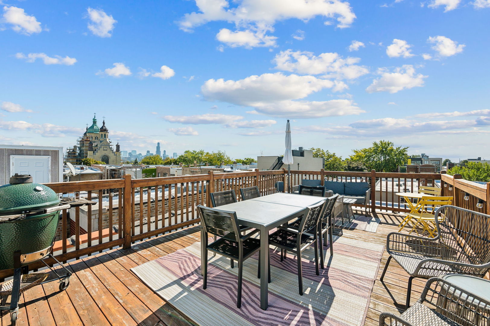 2335 W Iowa Street Unit: 2R