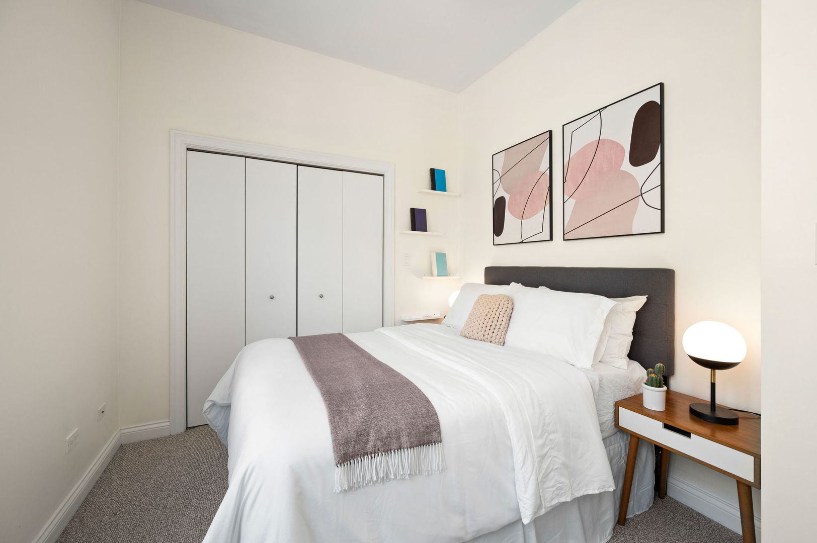 2335 W Iowa Street Unit: 2R