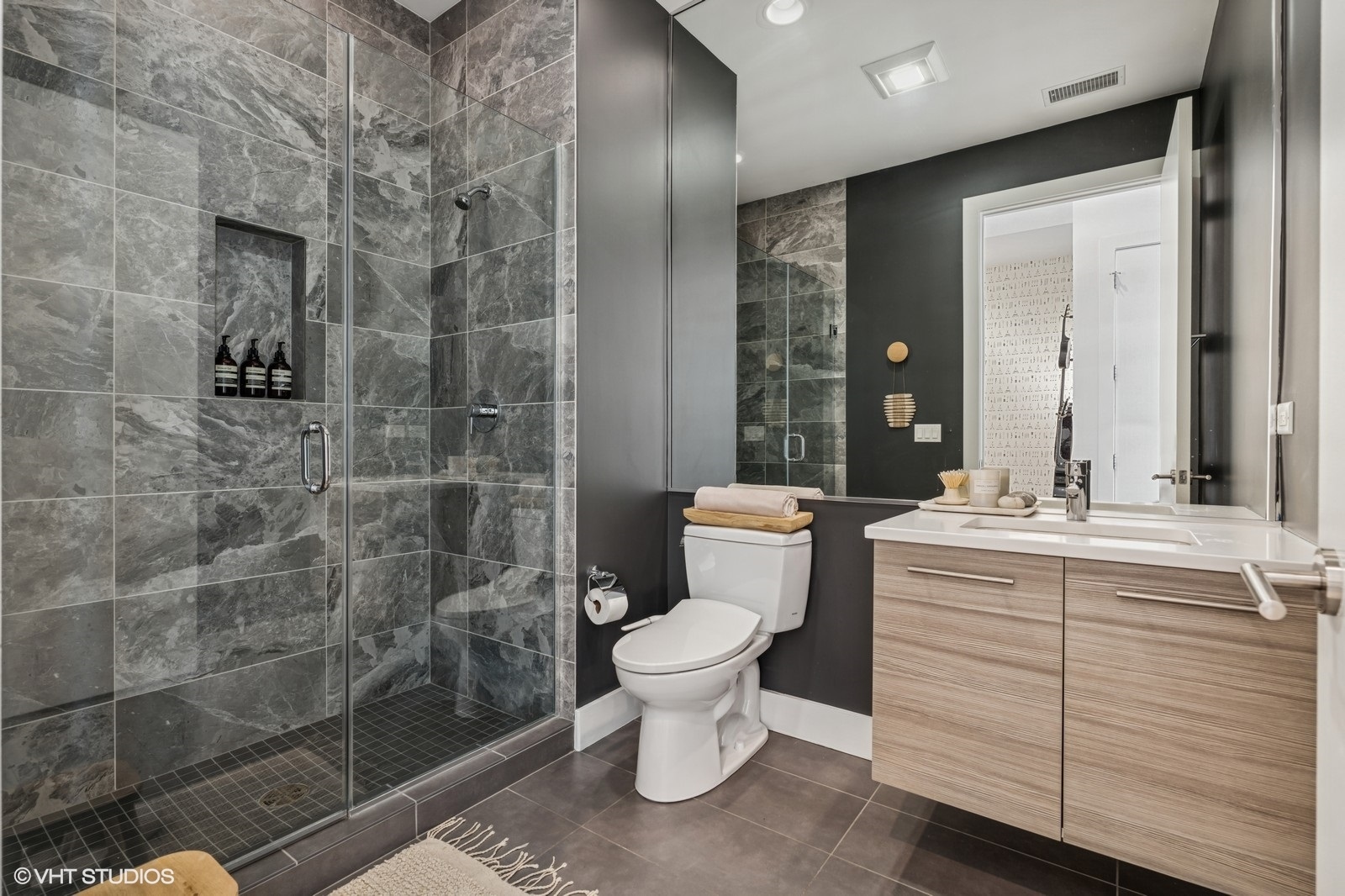 134 S ABERDEEN Avenue Unit: 5S