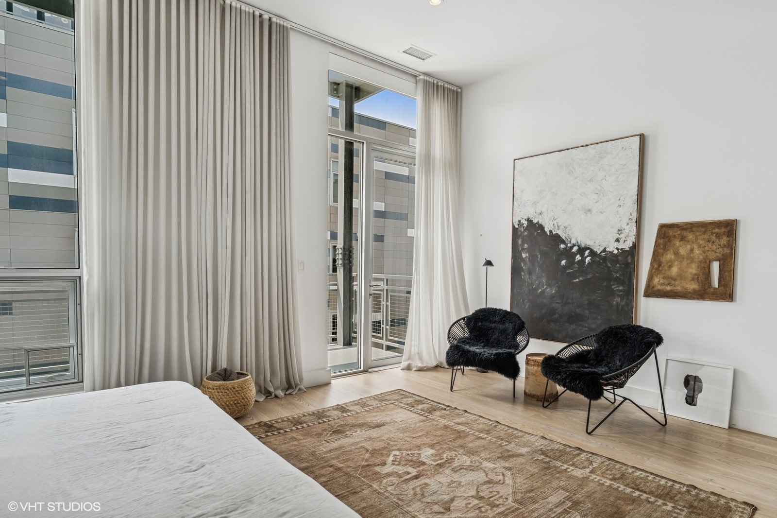 134 S ABERDEEN Avenue Unit: 5S