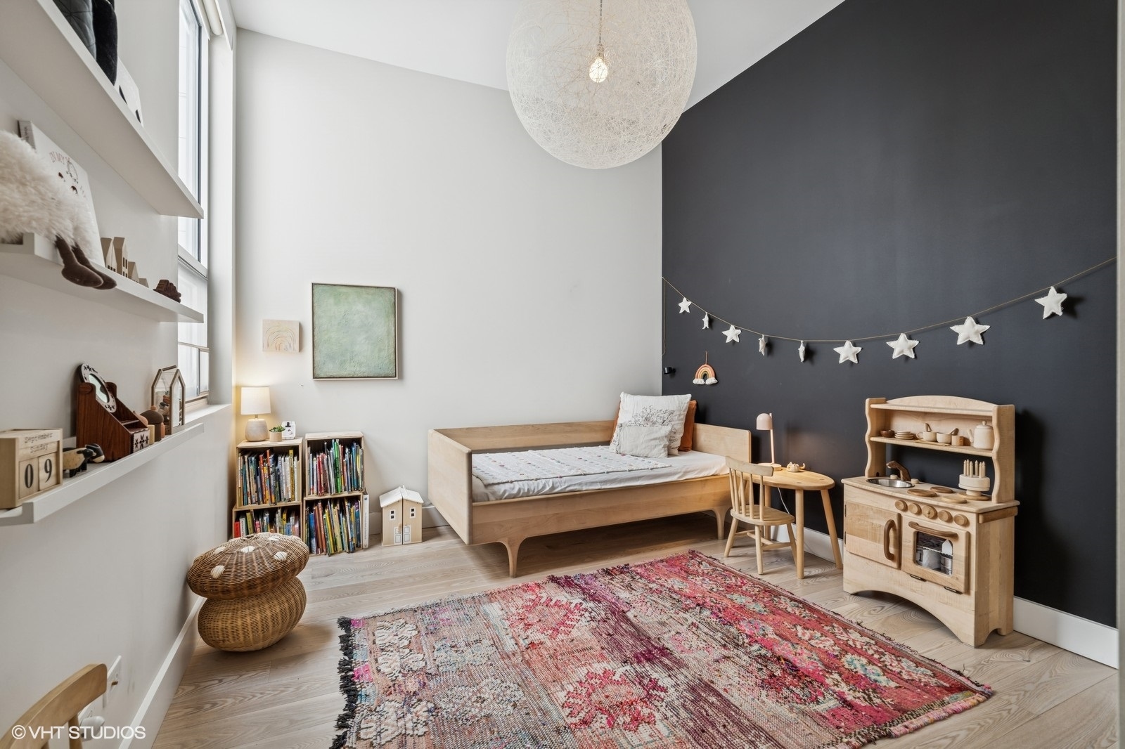 134 S ABERDEEN Avenue Unit: 5S