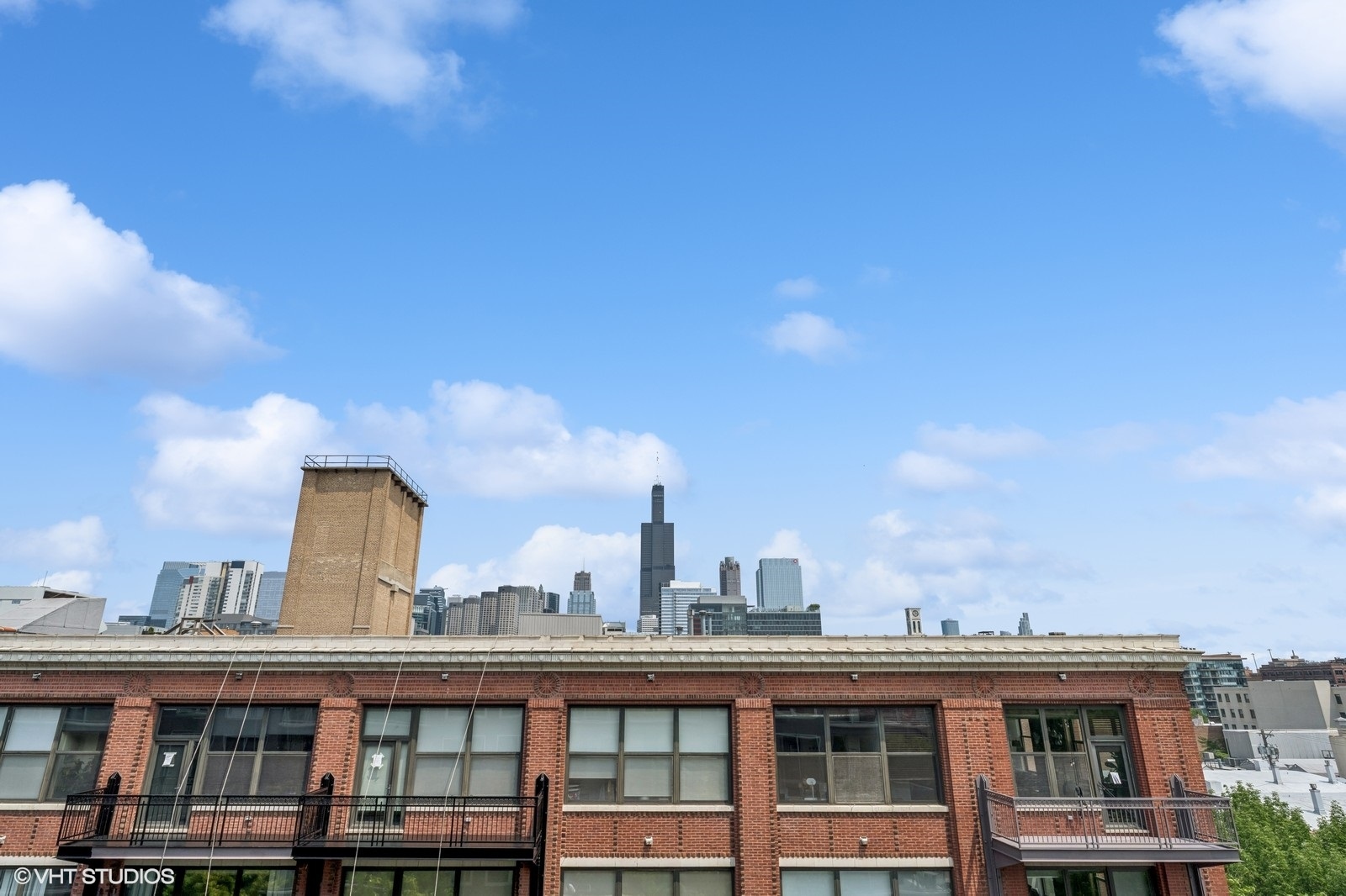 134 S ABERDEEN Avenue Unit: 5S