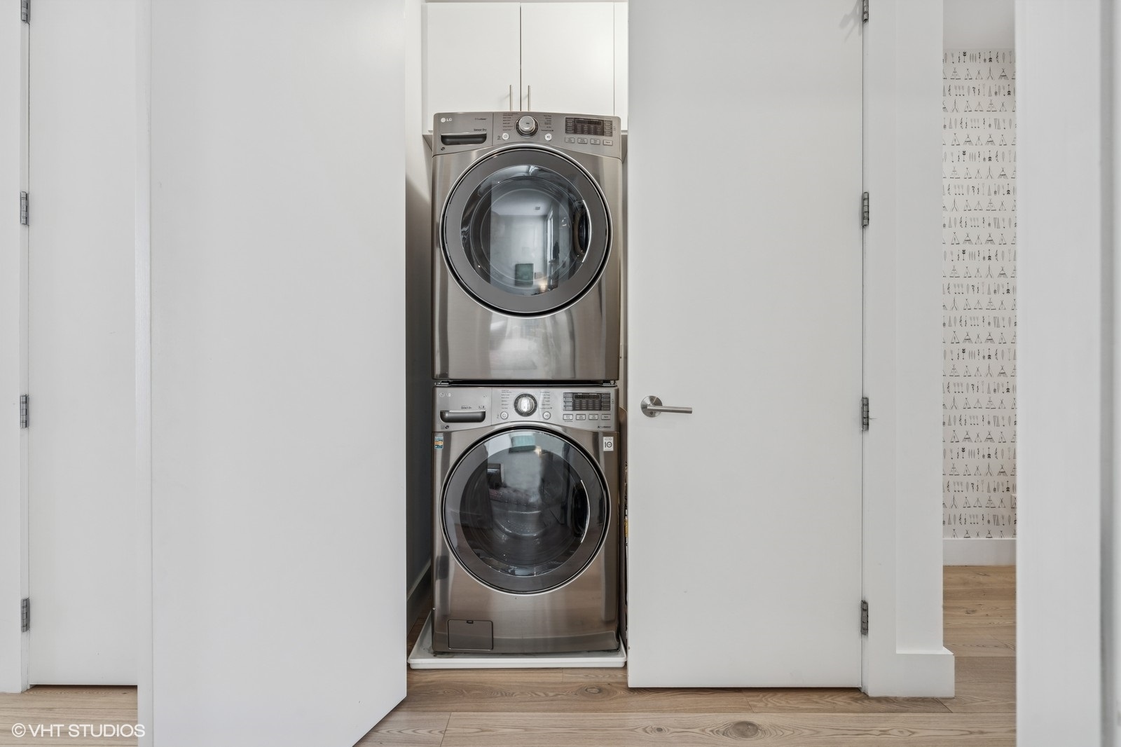 134 S ABERDEEN Avenue Unit: 5S