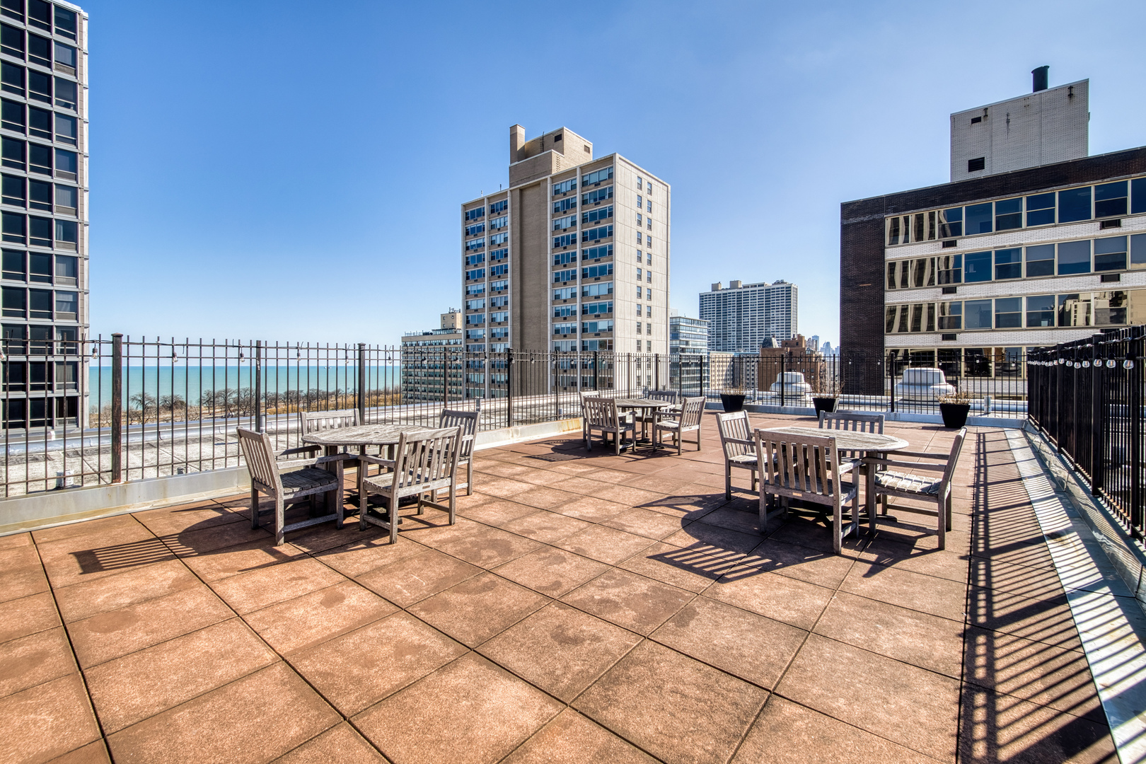 3033 N Sheridan Road Unit: 1611
