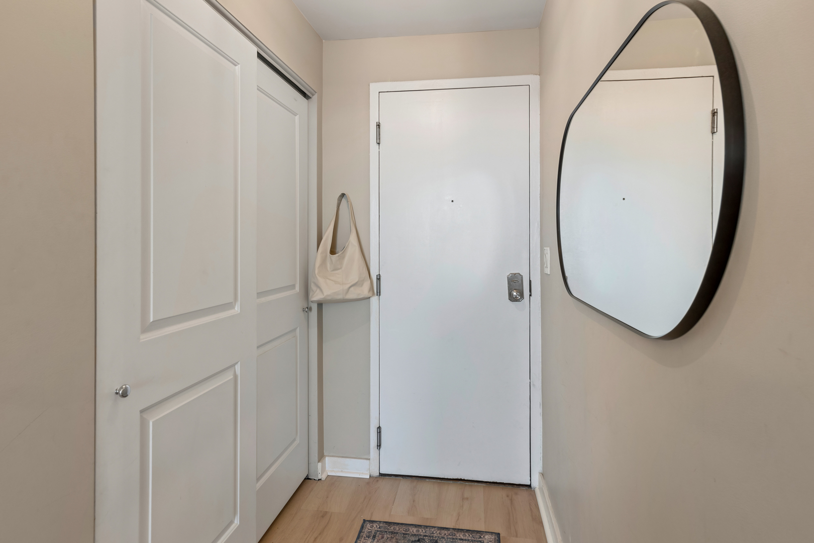 3033 N Sheridan Road Unit: 1611