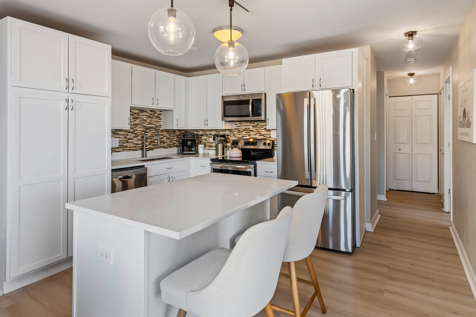 3033 N Sheridan Road Unit: 1611