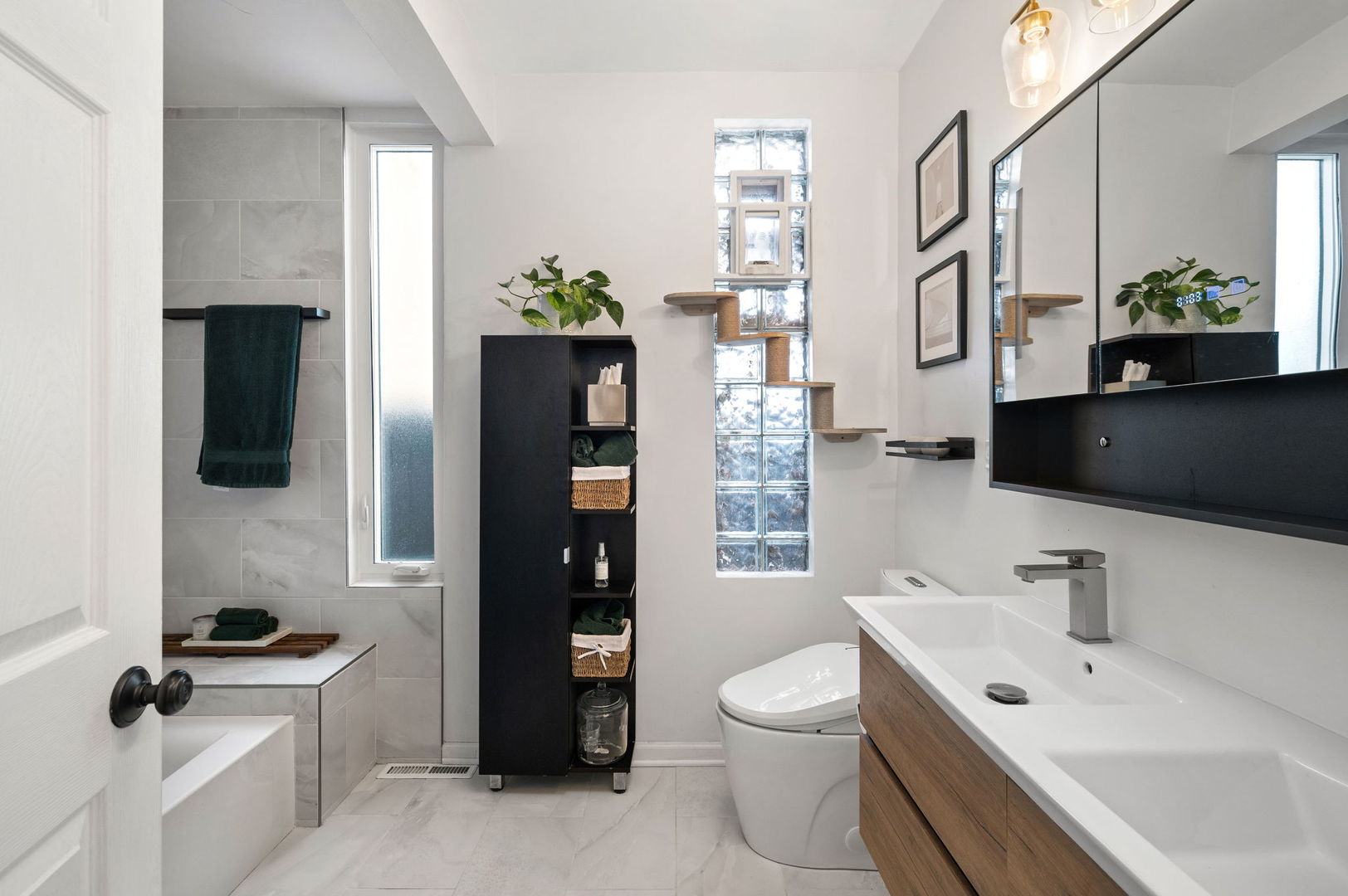 1259 W Fry Street Unit: 1C