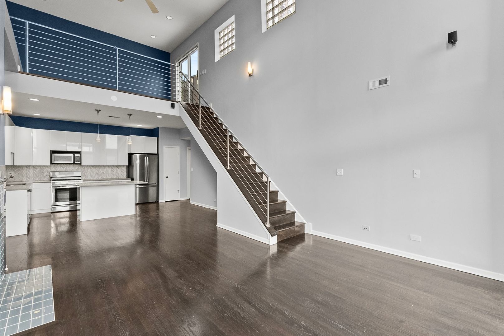 2236 W Armitage Avenue Unit: 403