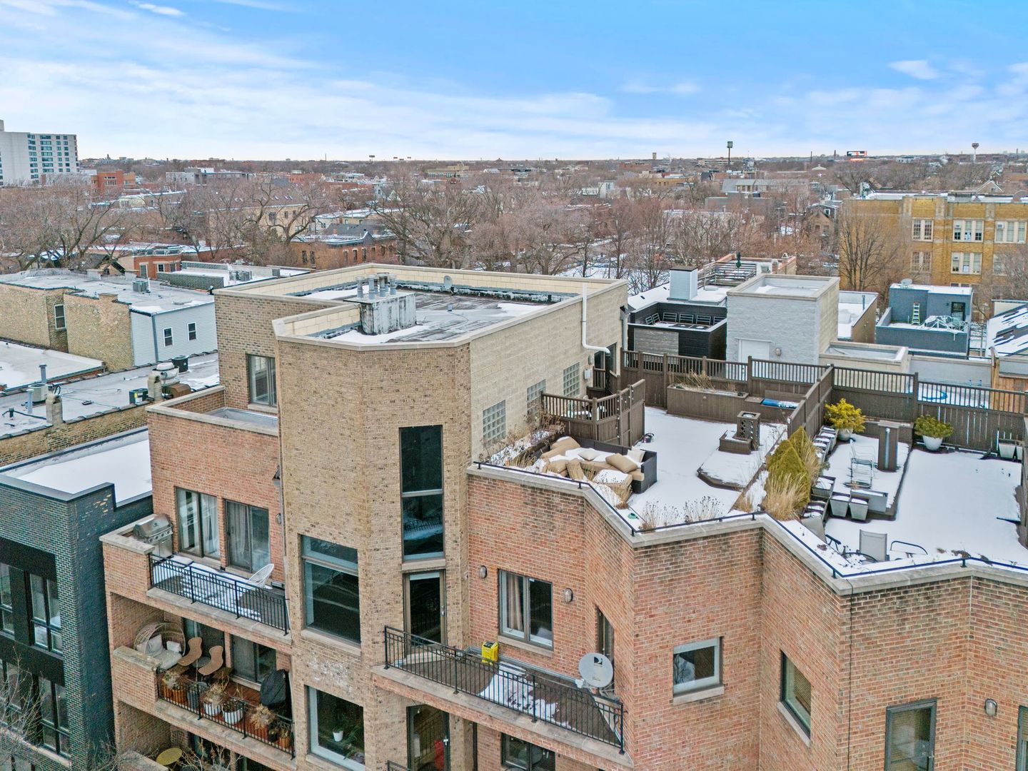 2236 W Armitage Avenue Unit: 403