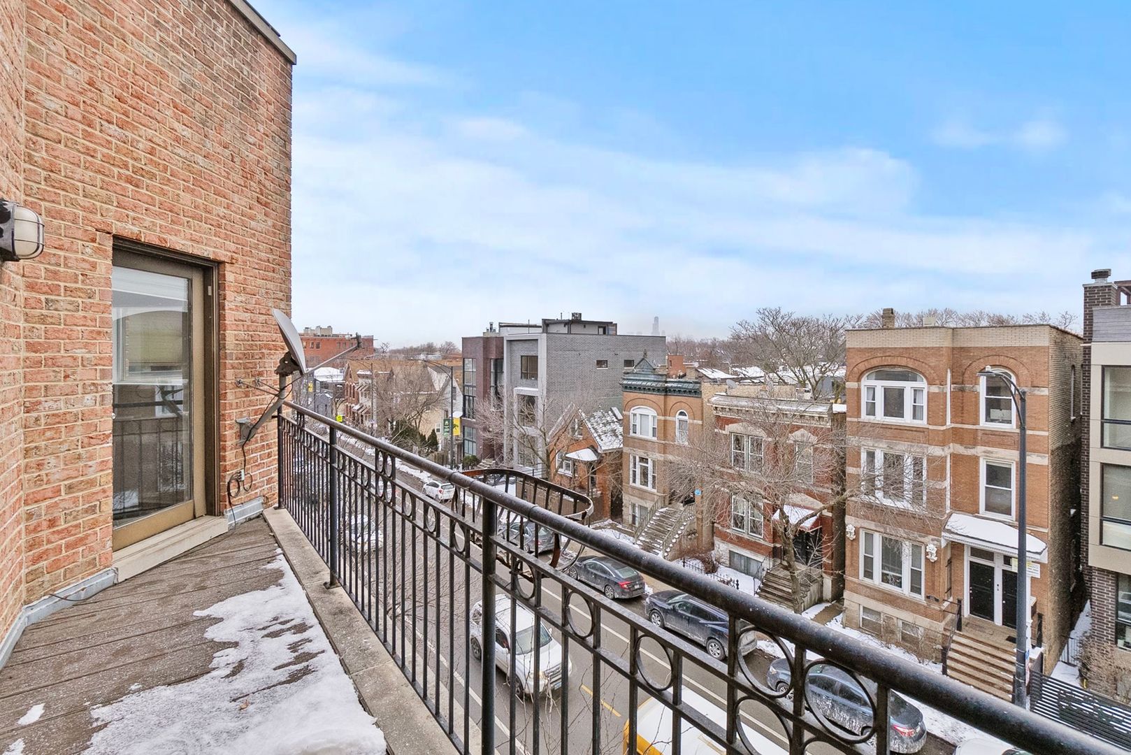 2236 W Armitage Avenue Unit: 403