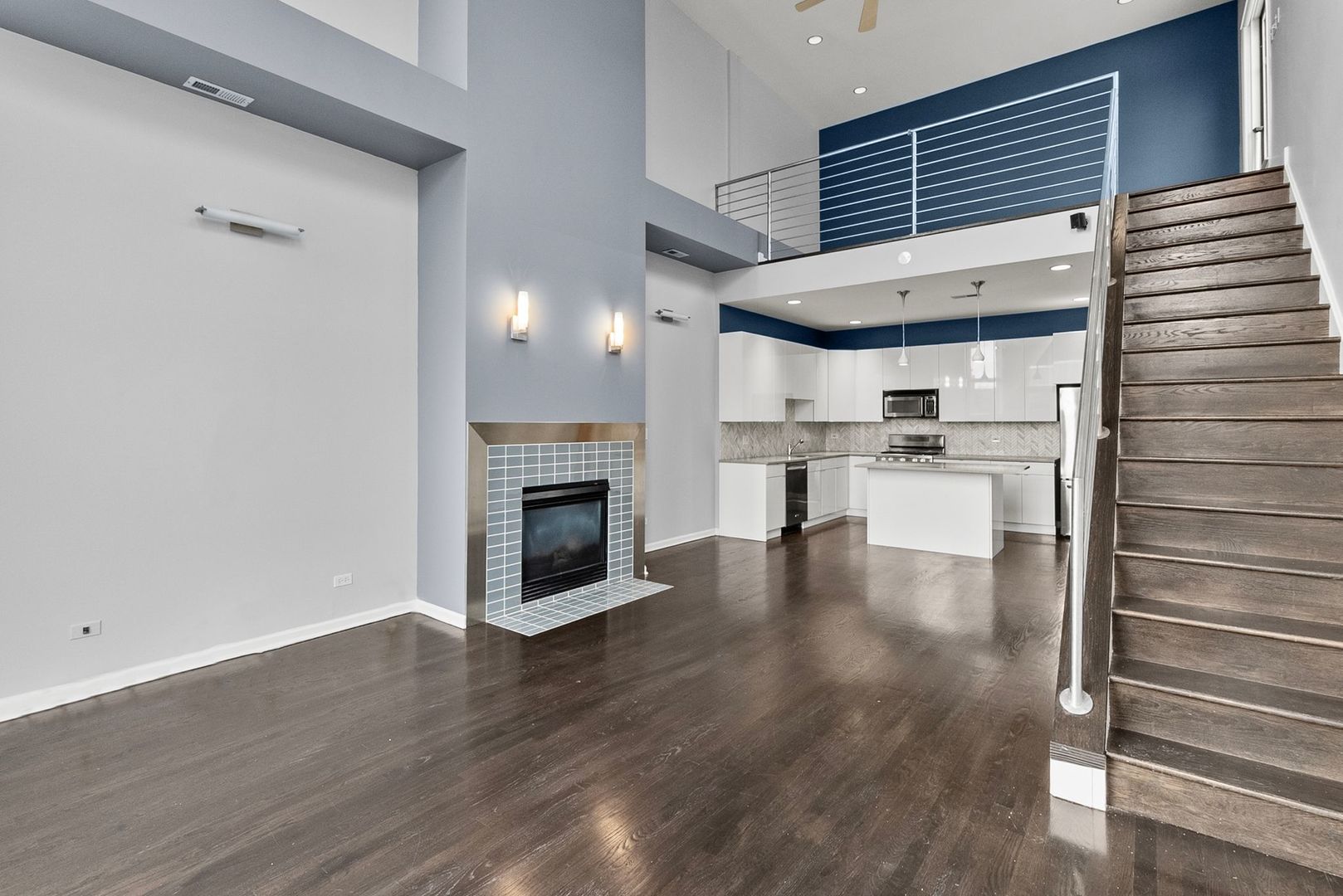 2236 W Armitage Avenue Unit: 403