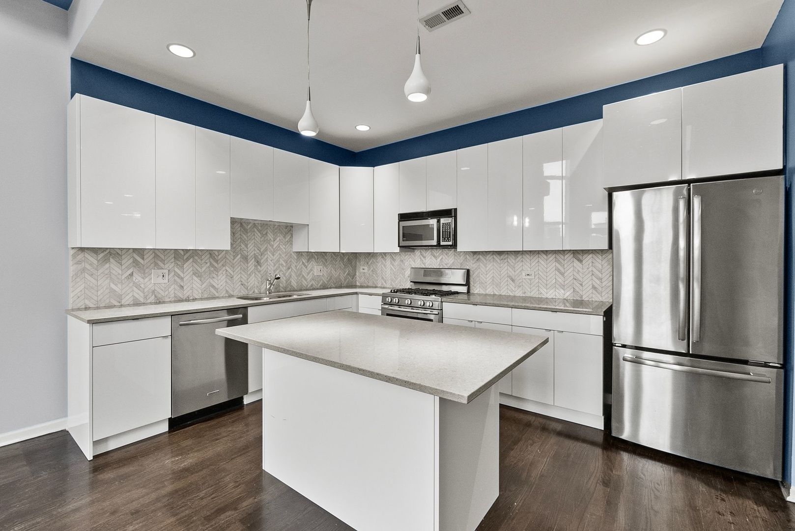 2236 W Armitage Avenue Unit: 403