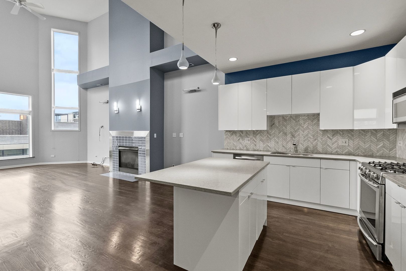 2236 W Armitage Avenue Unit: 403