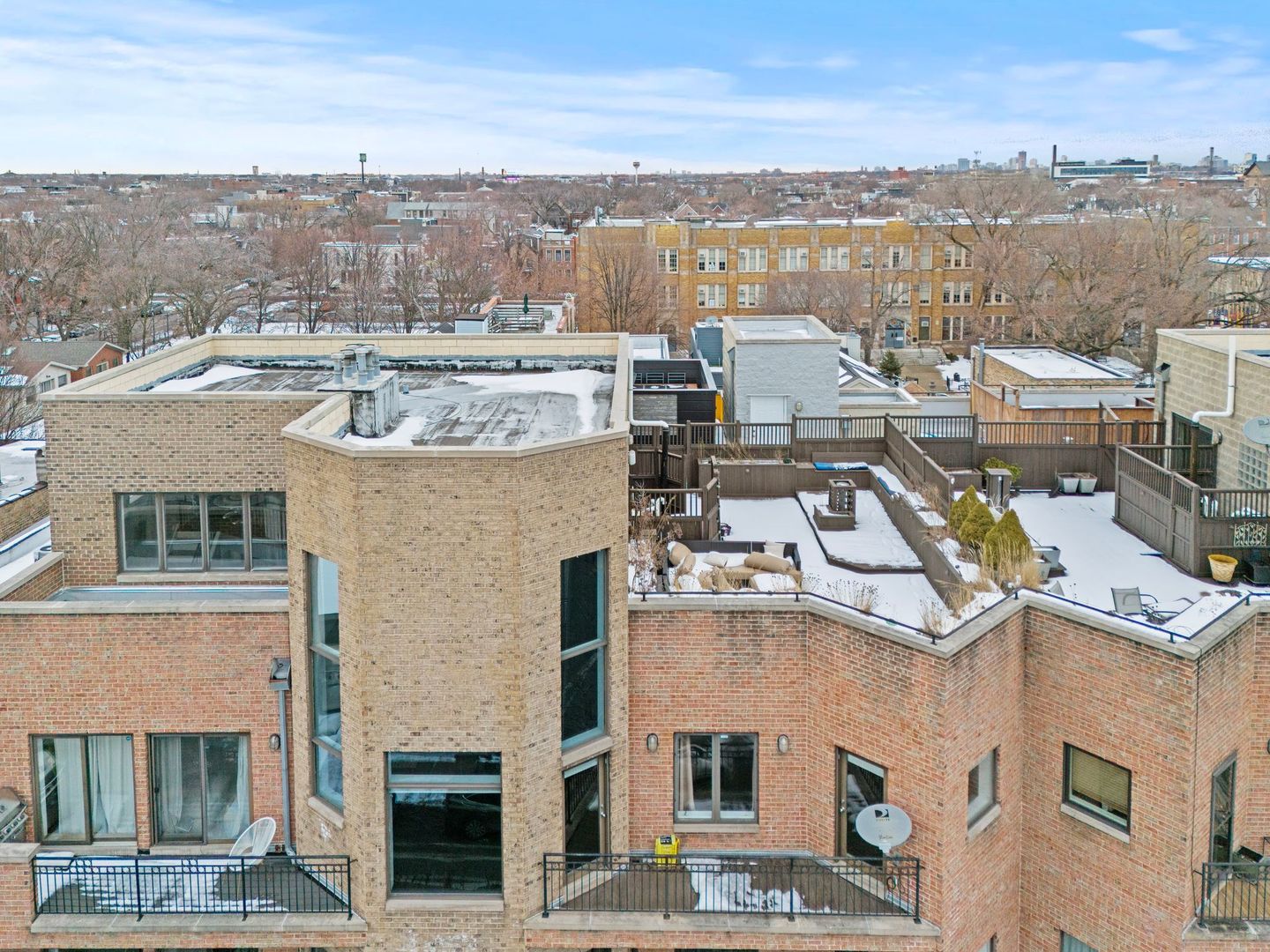 2236 W Armitage Avenue Unit: 403