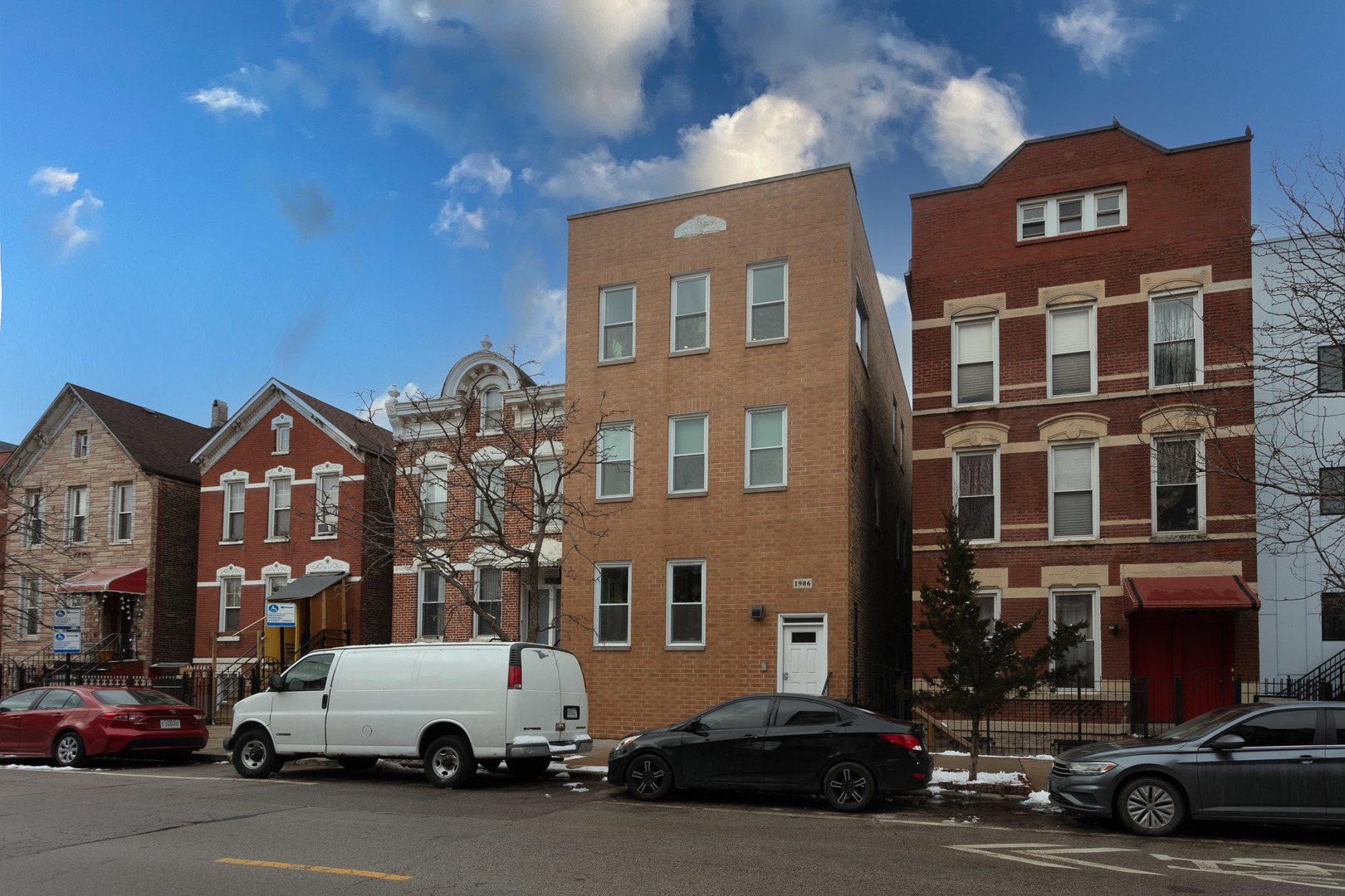 1906 S Loomis Street Unit: 3