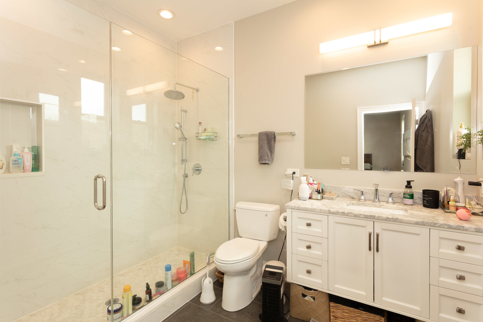1906 S Loomis Street Unit: 3