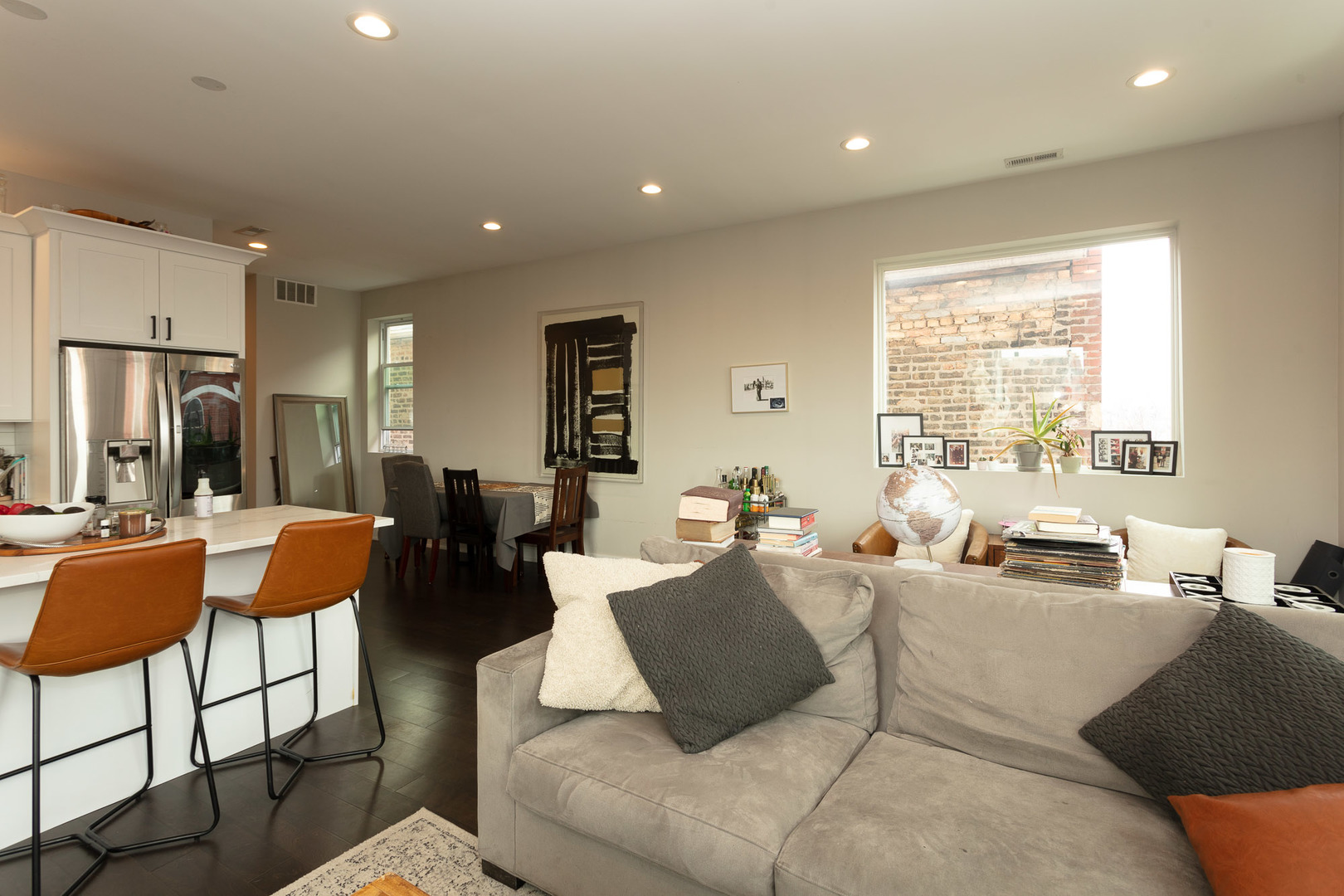 1906 S Loomis Street Unit: 3