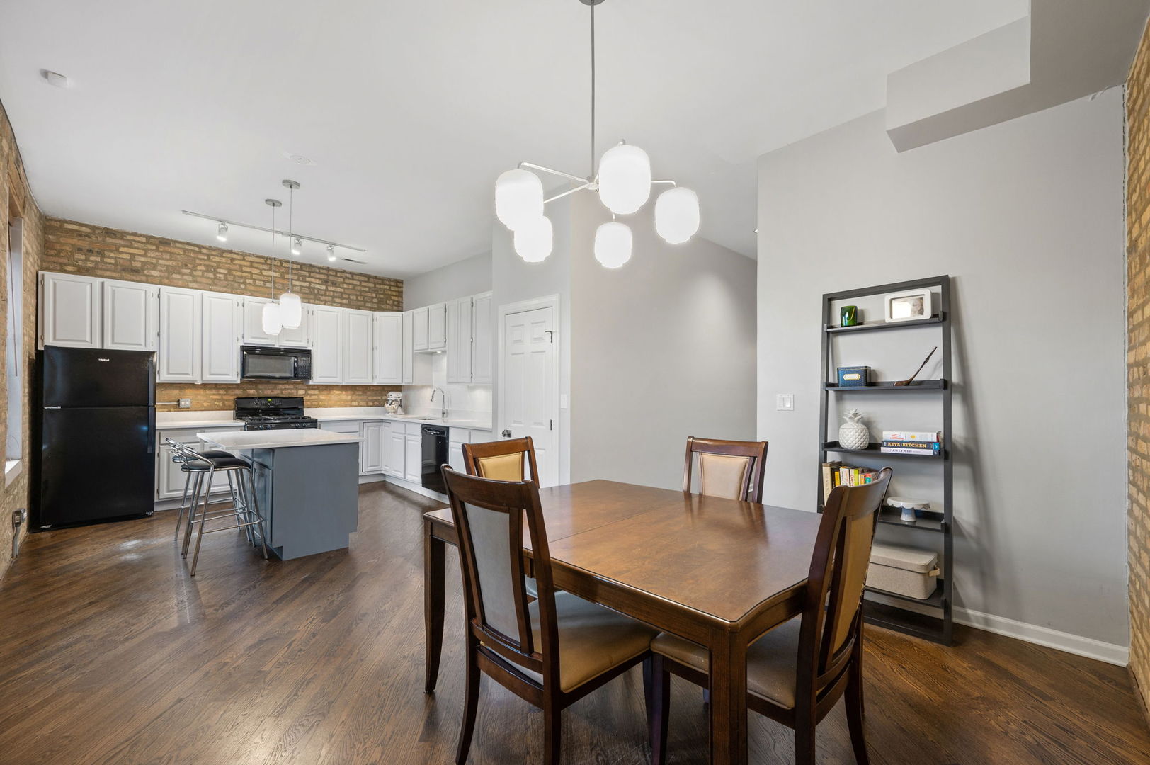 1855 N Damen Avenue Unit: 2S