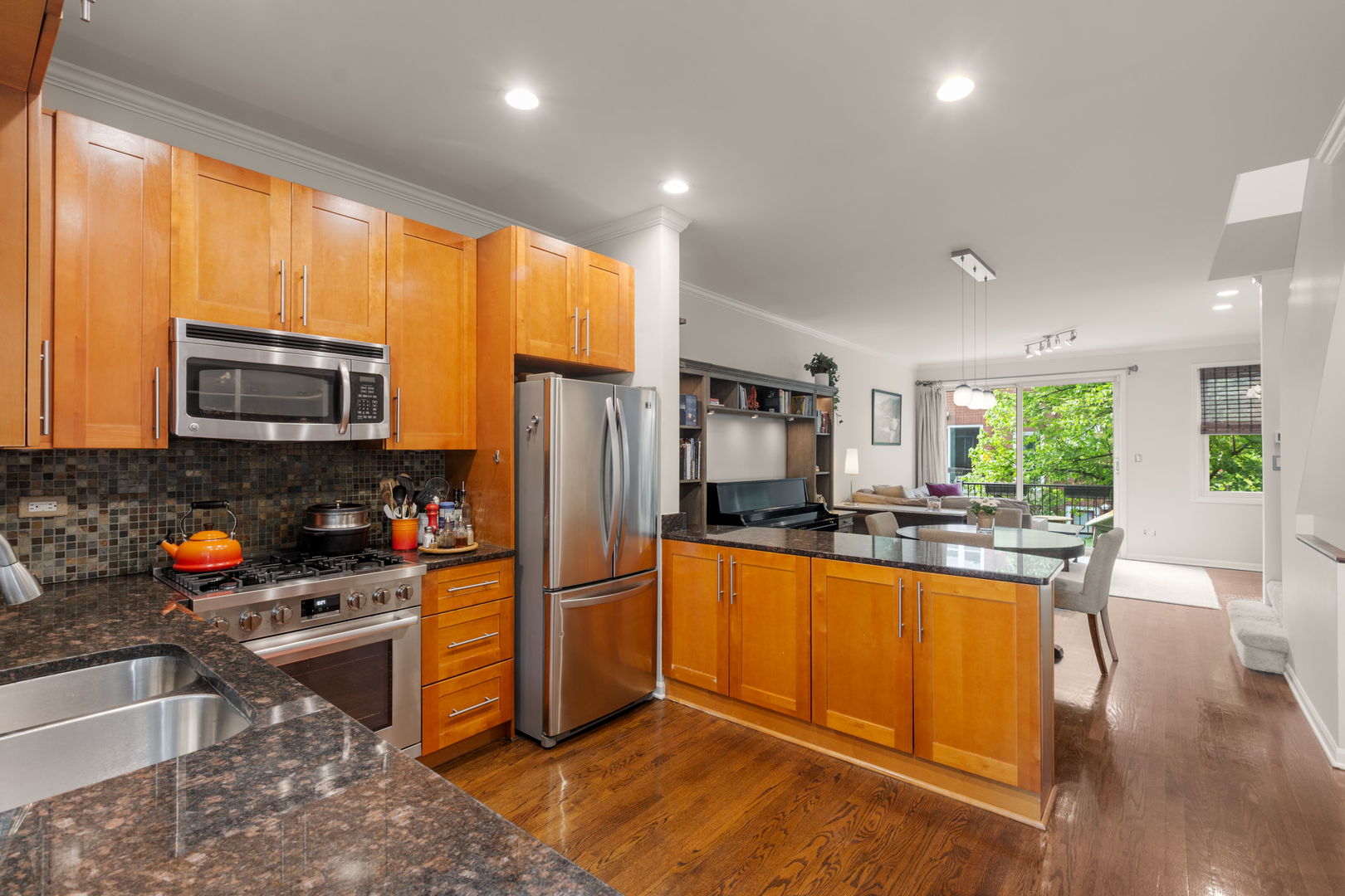 1781 W ALTGELD Street Unit: D