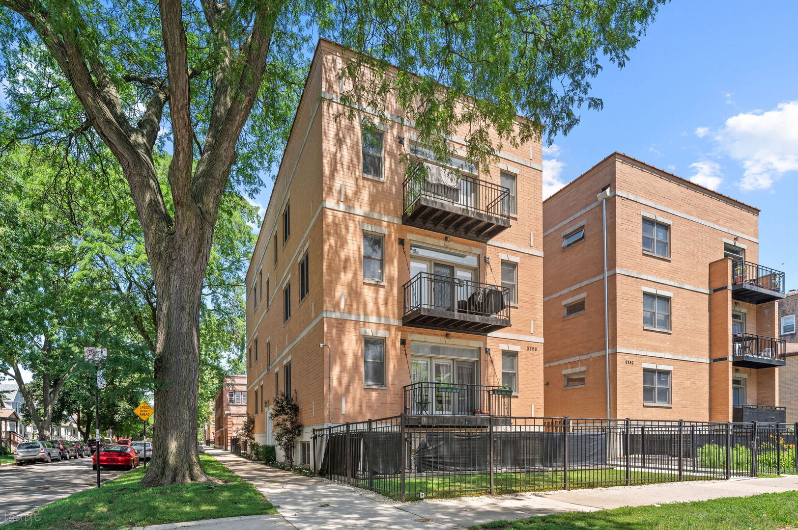 3756 W LELAND Avenue Unit: 1S
