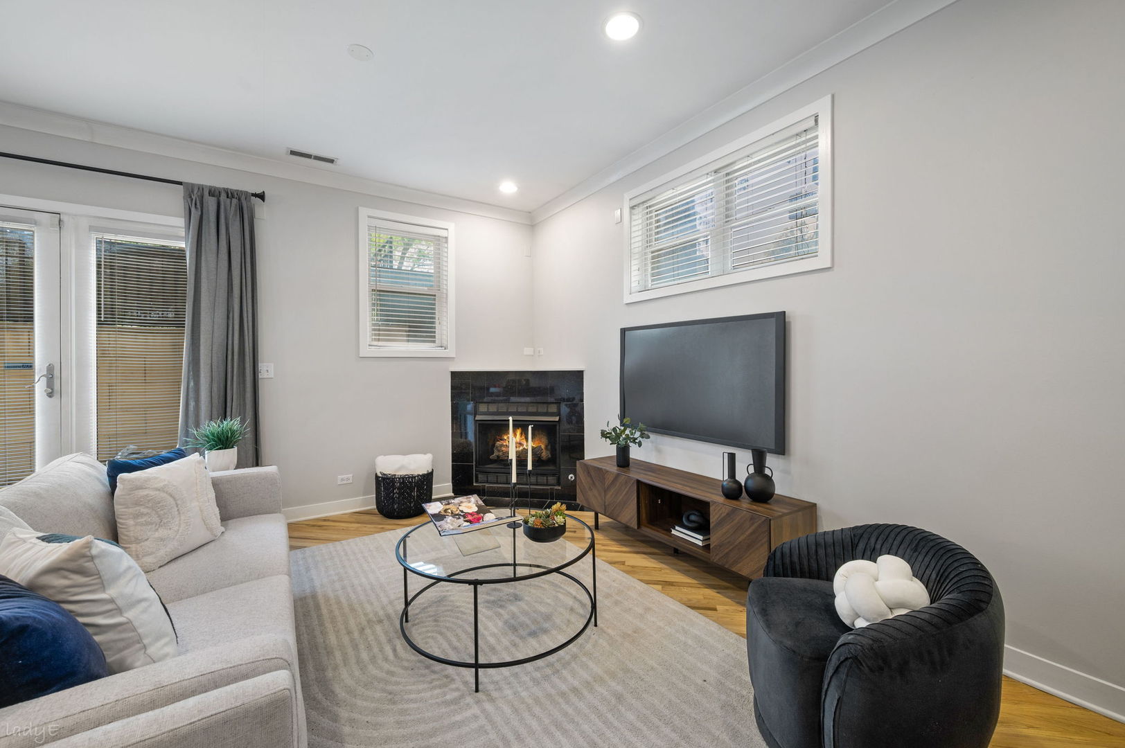 3756 W LELAND Avenue Unit: 1S
