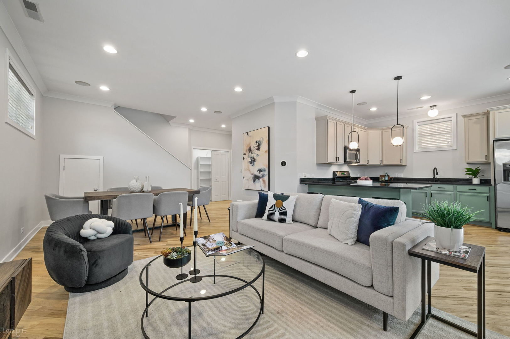 3756 W LELAND Avenue Unit: 1S