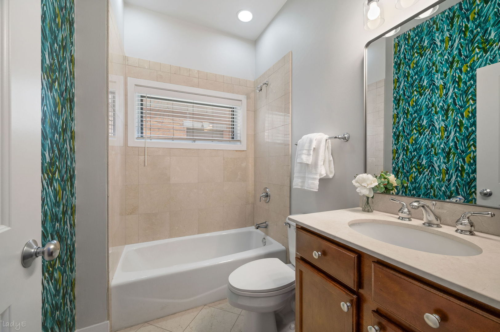 3756 W LELAND Avenue Unit: 1S