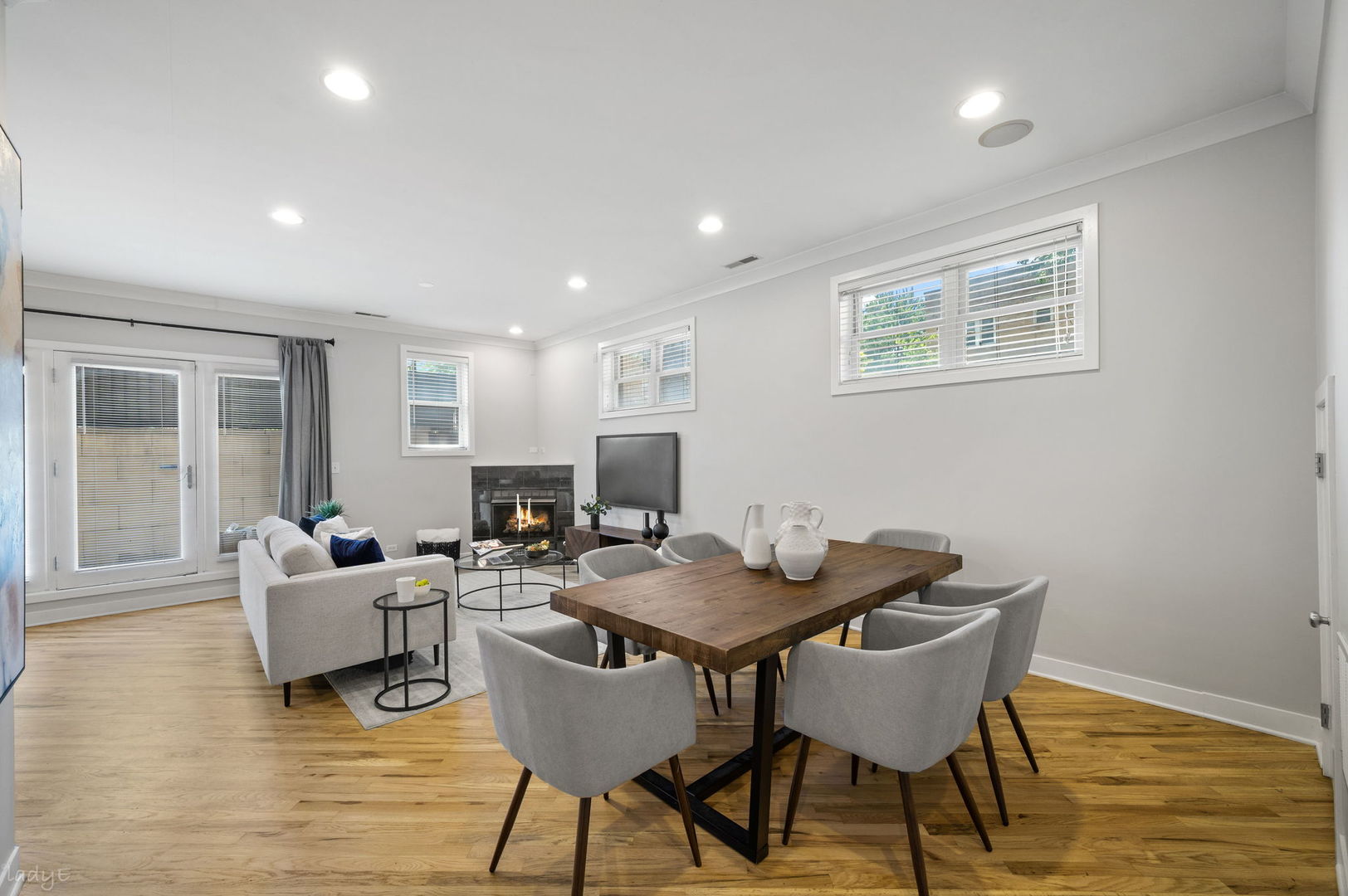 3756 W LELAND Avenue Unit: 1S