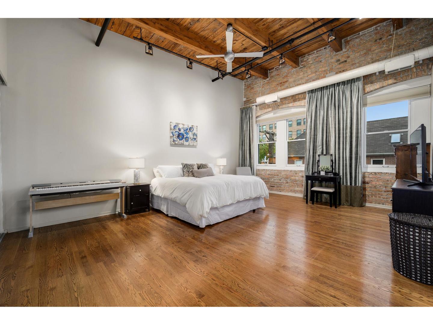 1335 W Altgeld Street Unit: 3B