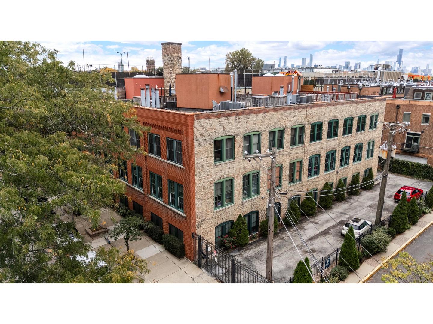 1335 W Altgeld Street Unit: 3B