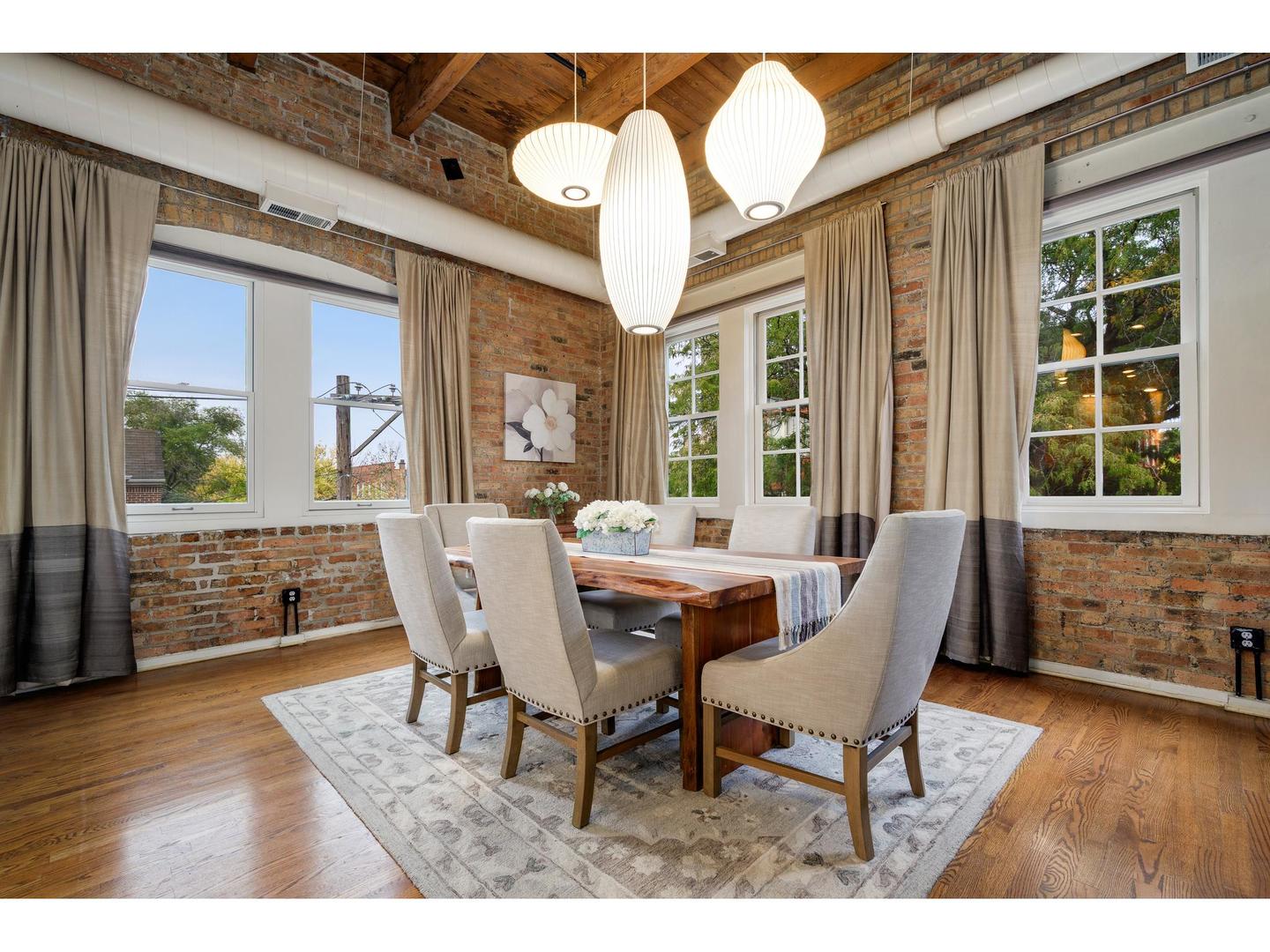 1335 W Altgeld Street Unit: 3B