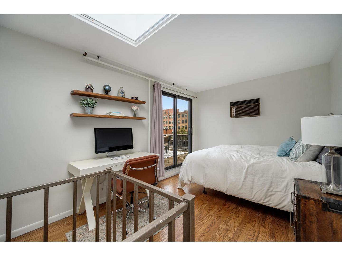 1335 W Altgeld Street Unit: 3B