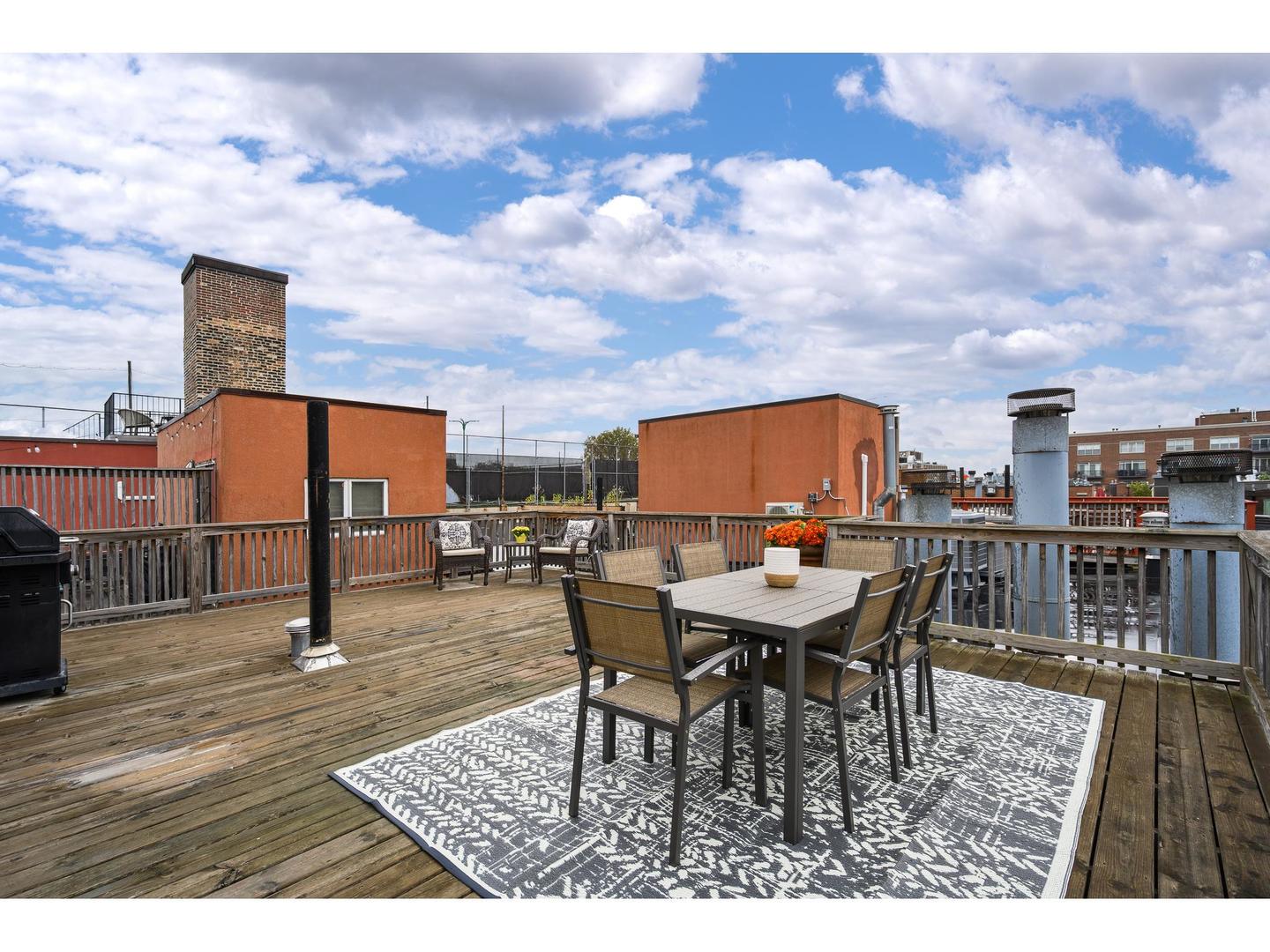 1335 W Altgeld Street Unit: 3B