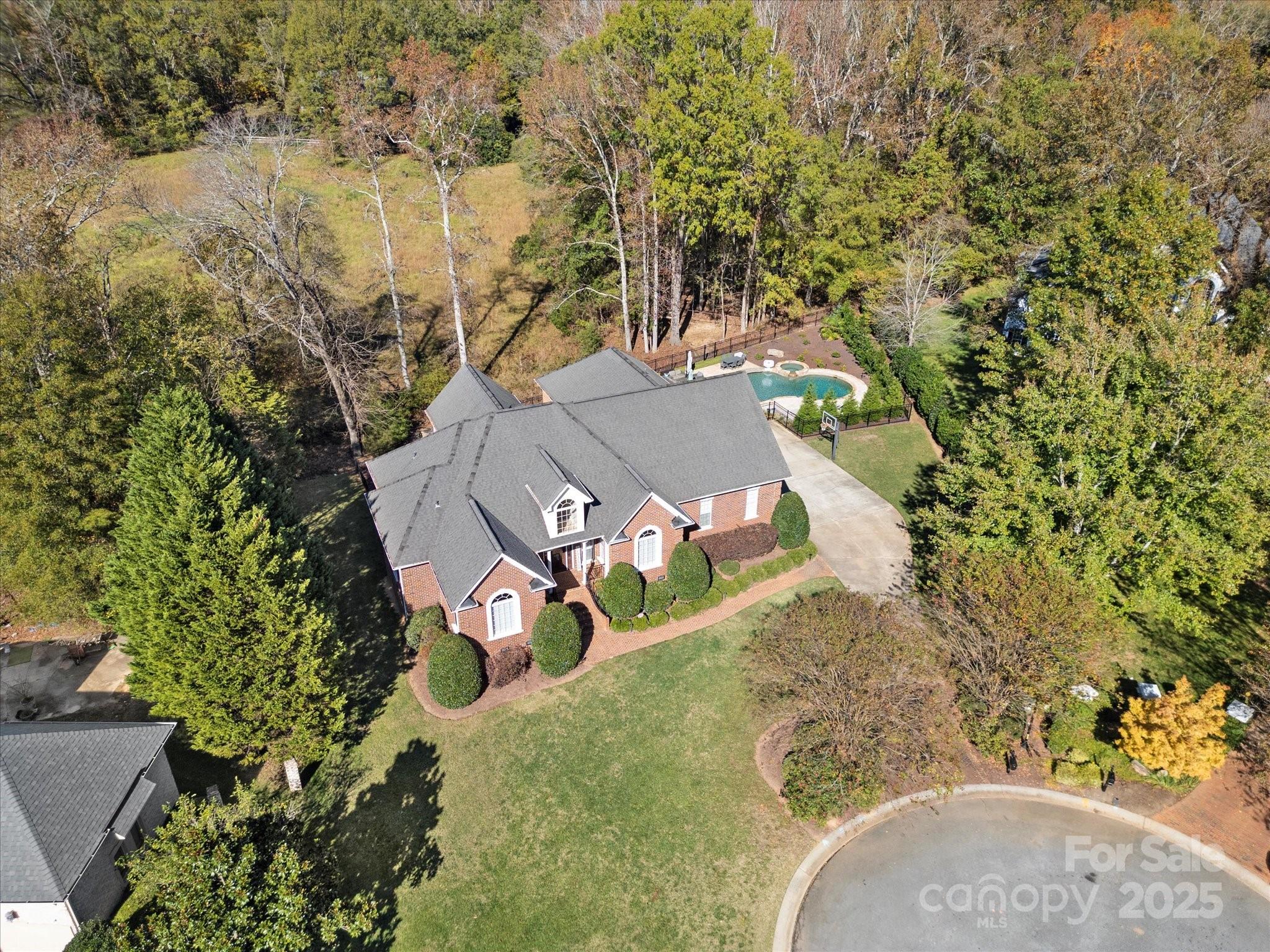 8702 Victory Gallop Court