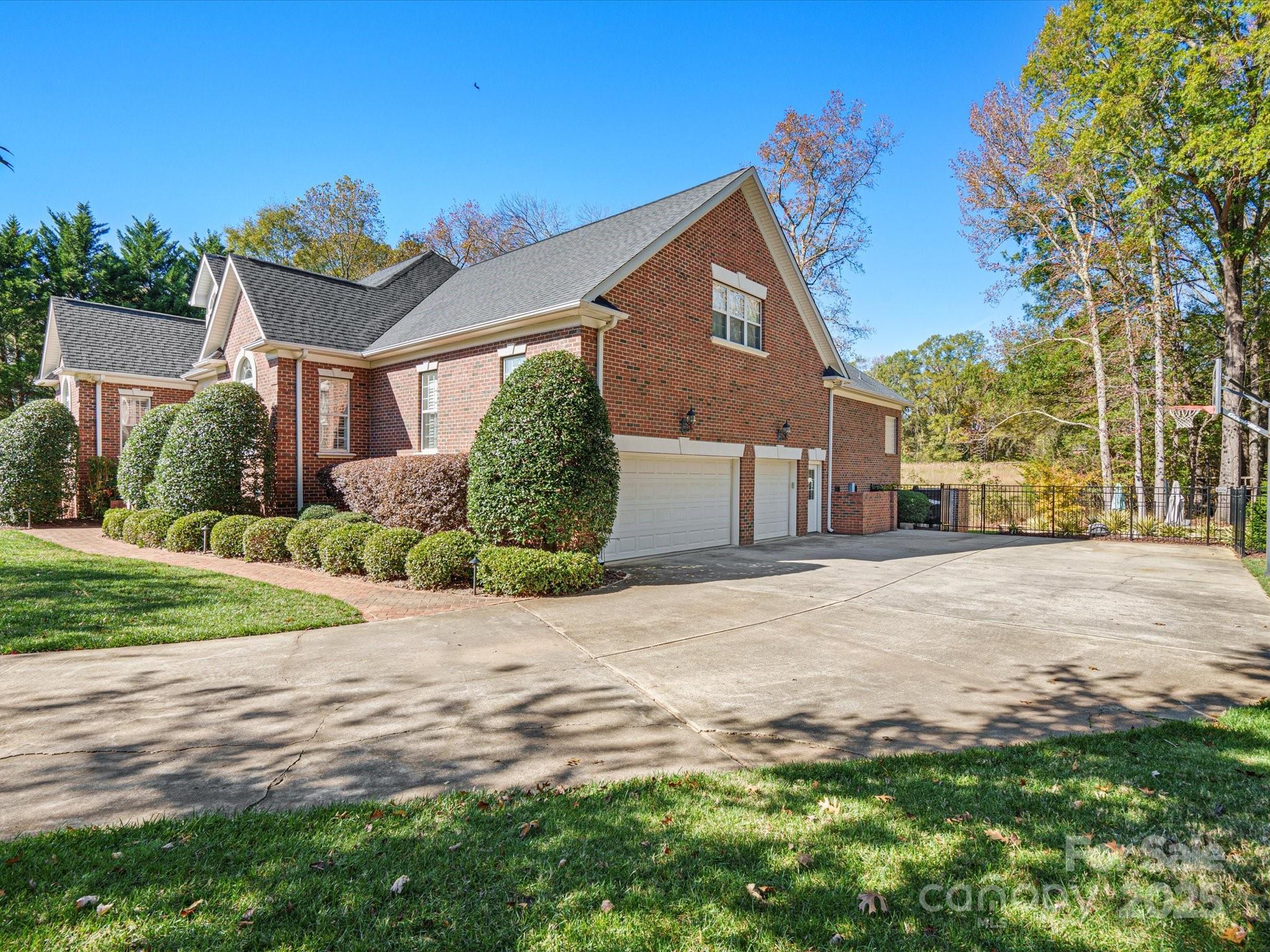 8702 Victory Gallop Court