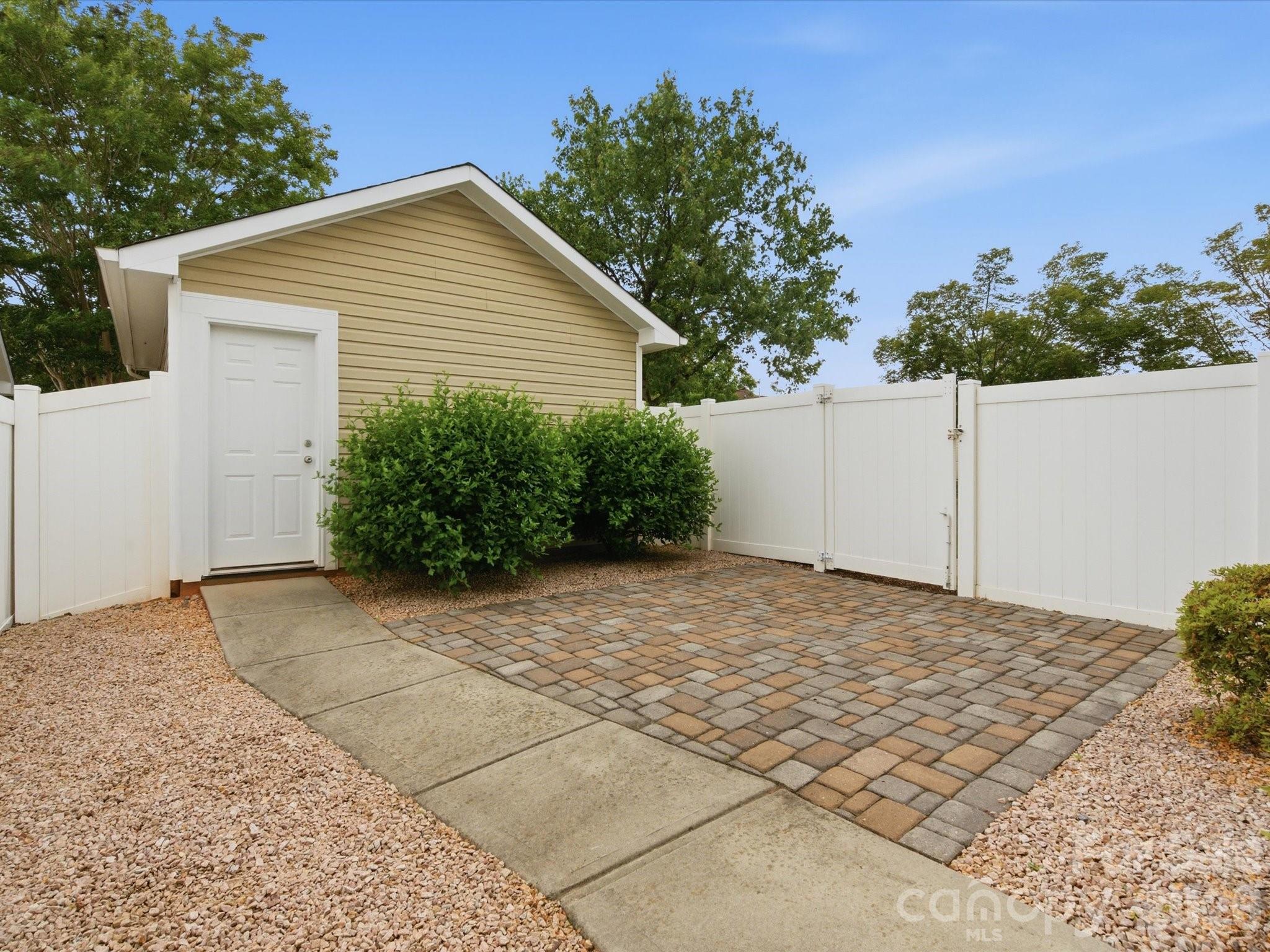 18439 The Commons Boulevard