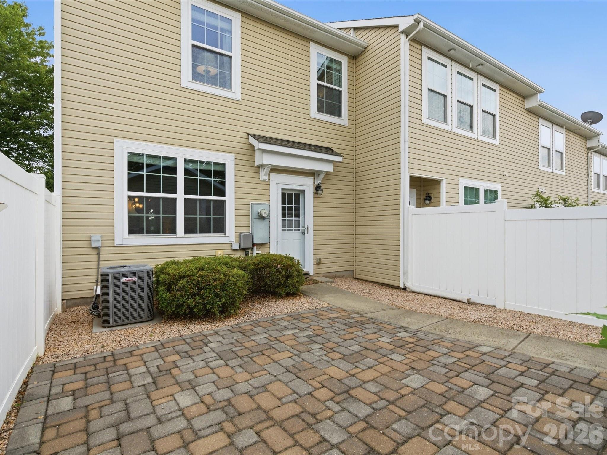 18439 The Commons Boulevard