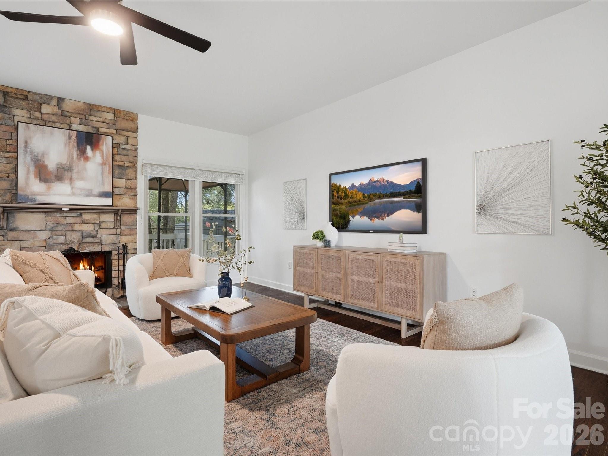 123 Topsail Place