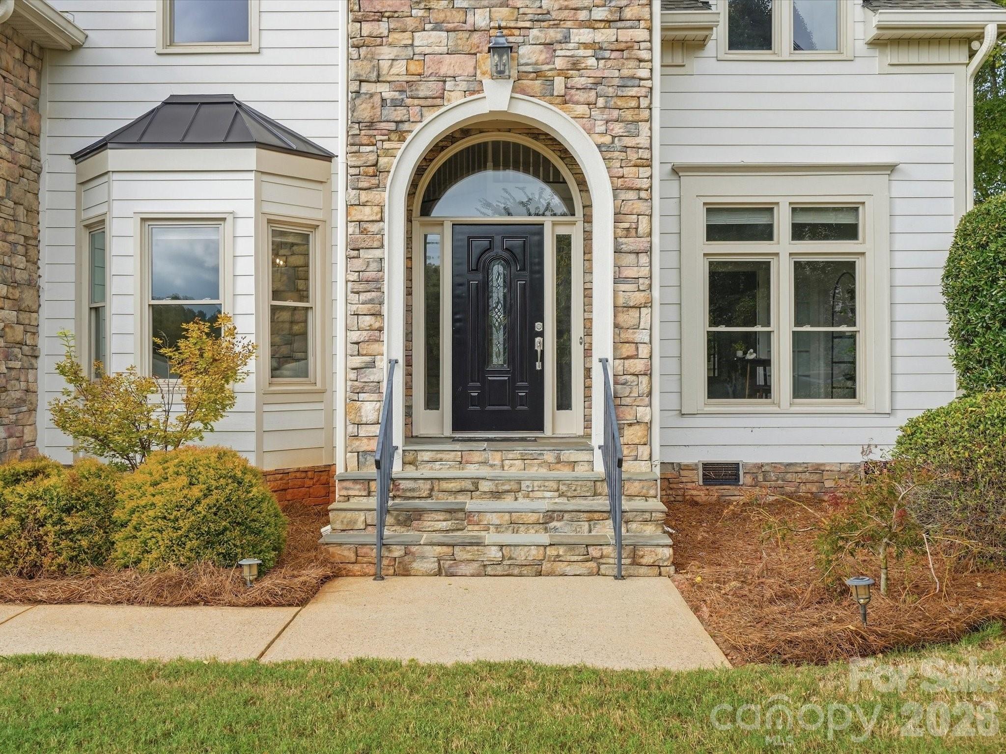 123 Topsail Place