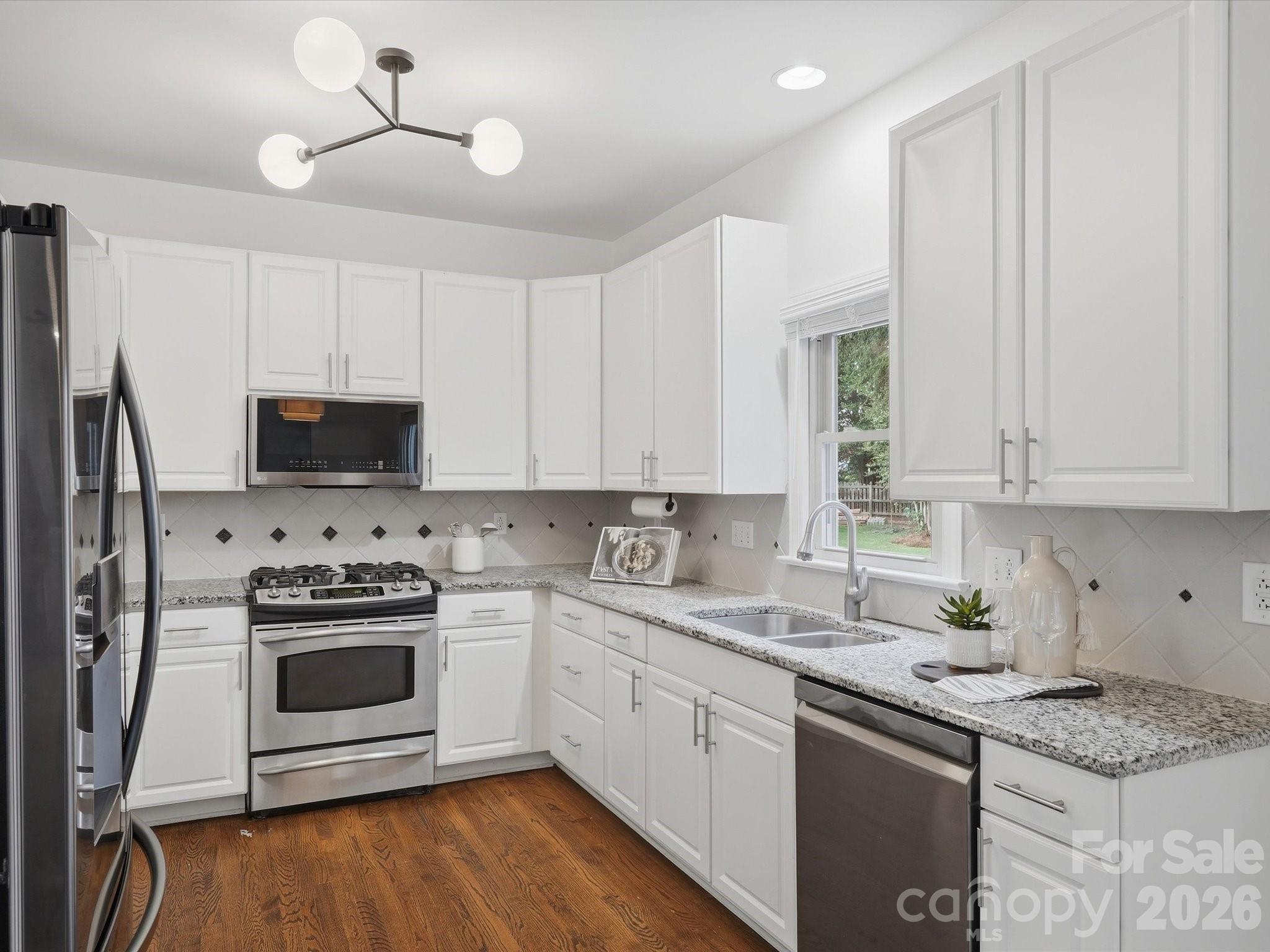 123 Topsail Place