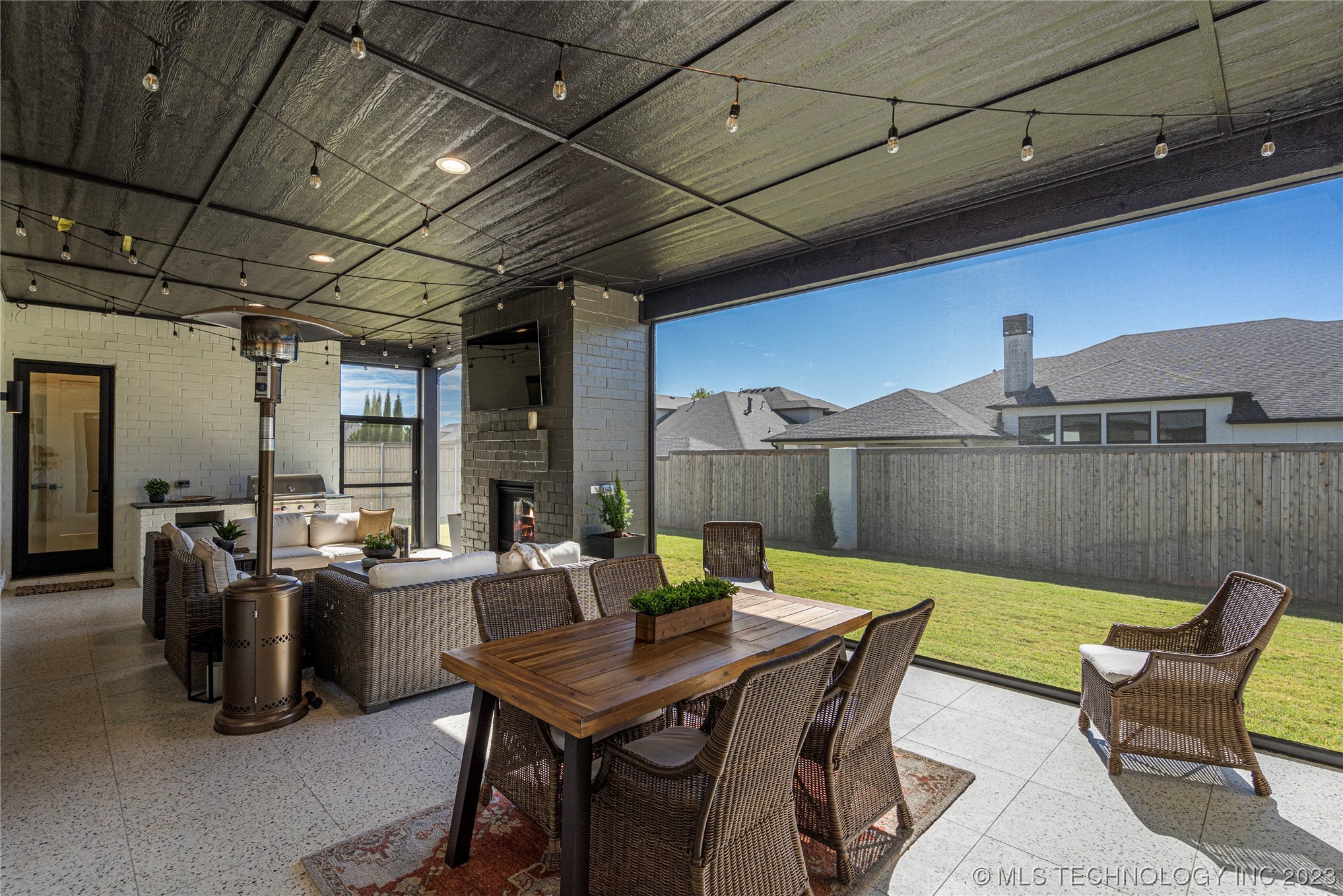 6038 E 119th Place