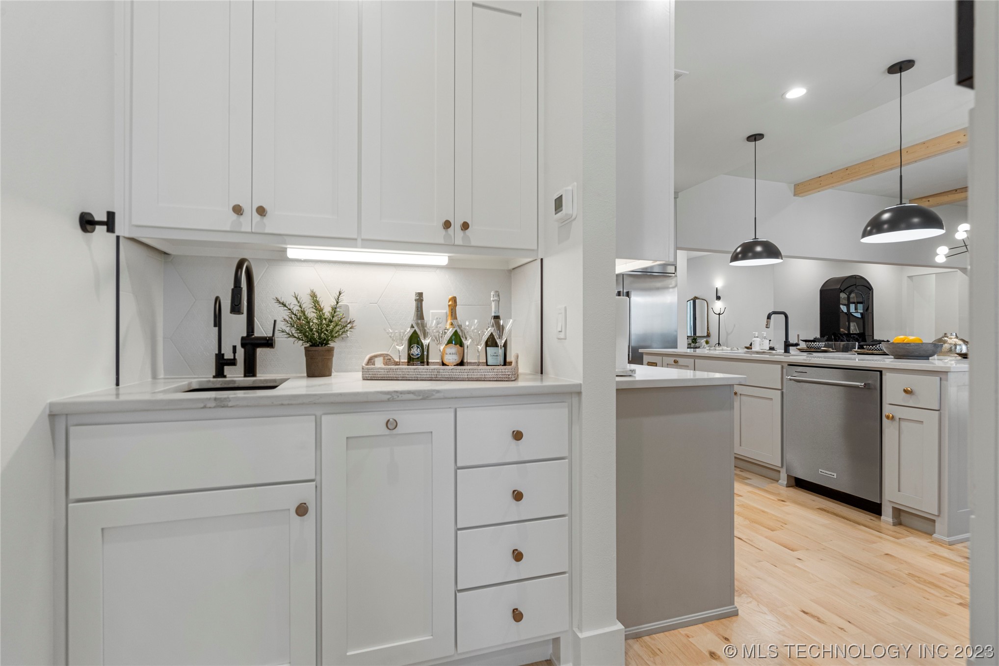6038 E 119th Place
